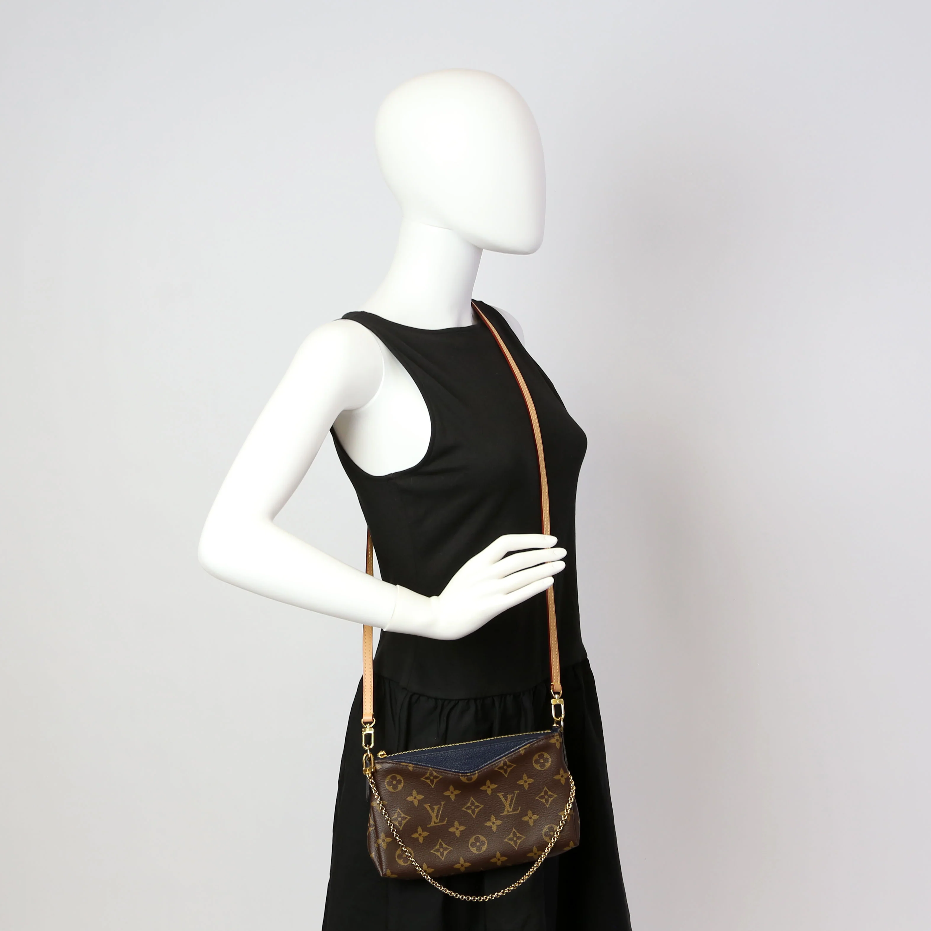 Pallas Clutch Monogram Navy - Image 9