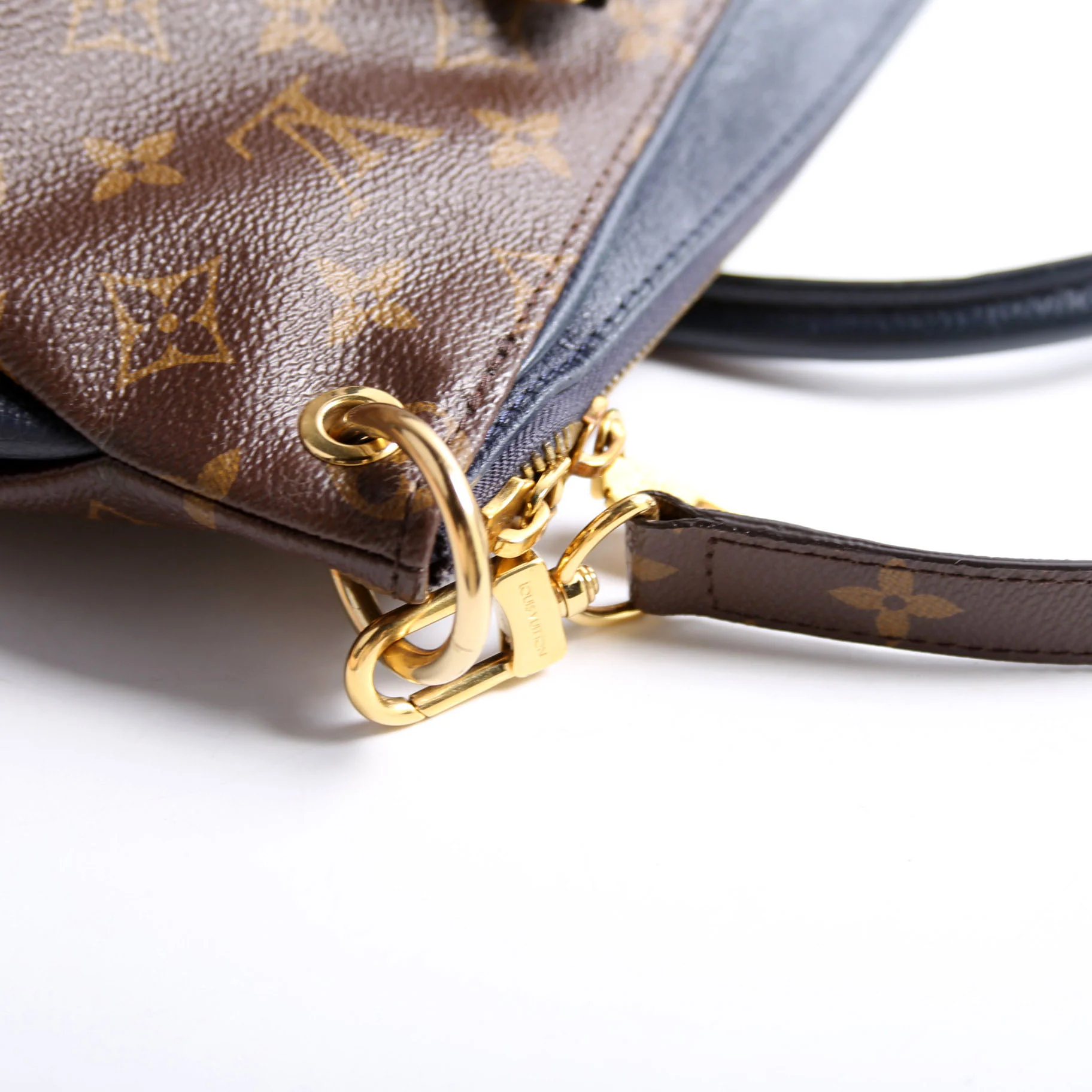 Pallas Tote Monogram Leather Side Navy - Image 10