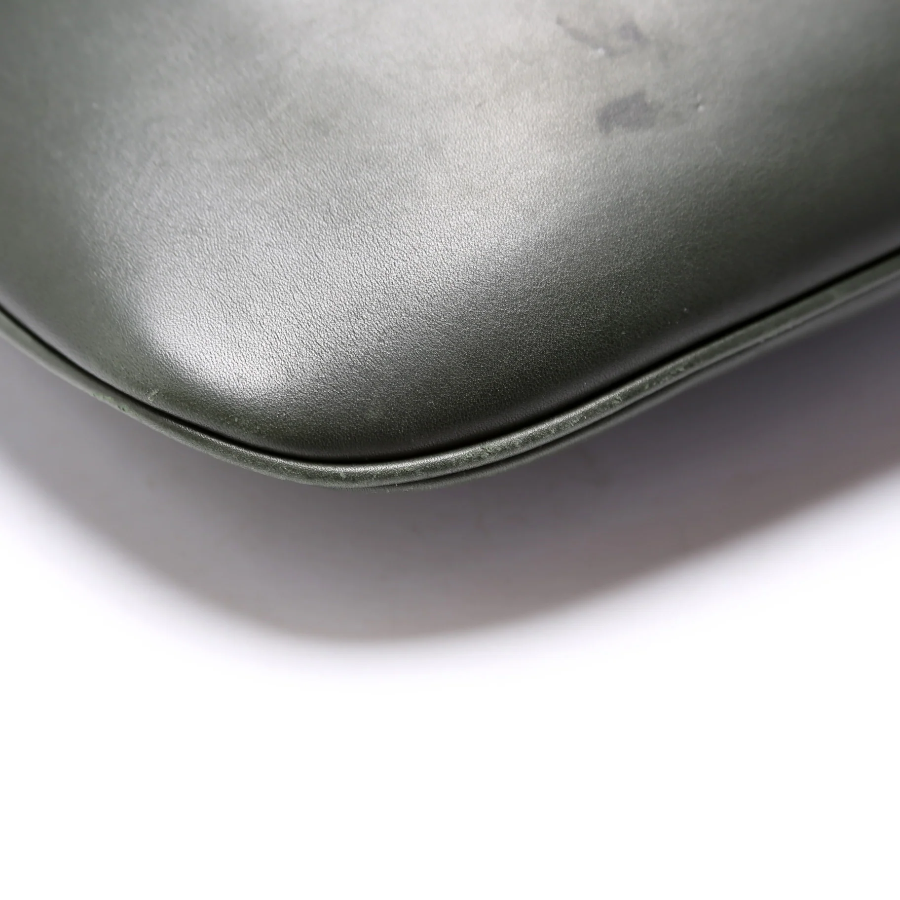 Paris VII Medium Flat Hobo Calfskin - Image 7