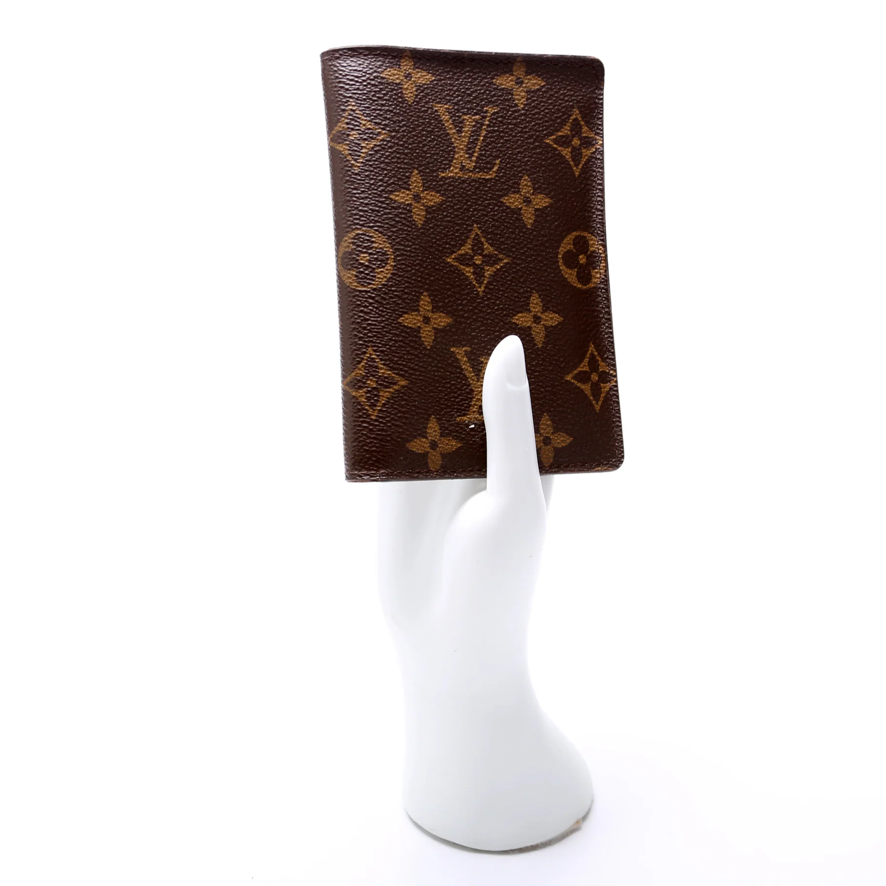 Passport Holder Monogram - Image 8