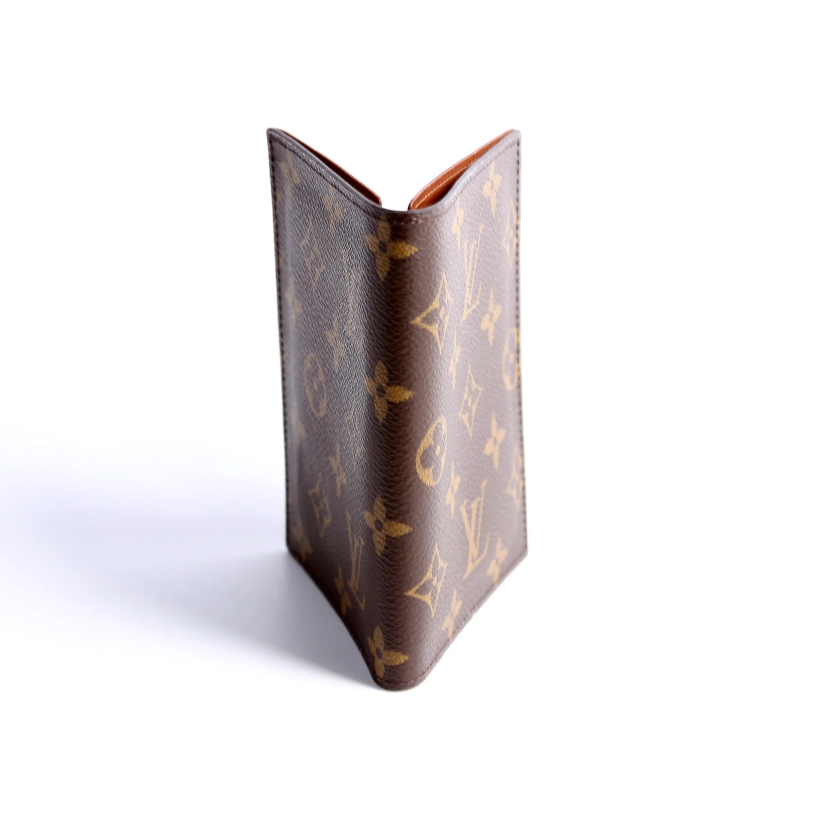 Passport Holder Monogram - Image 3