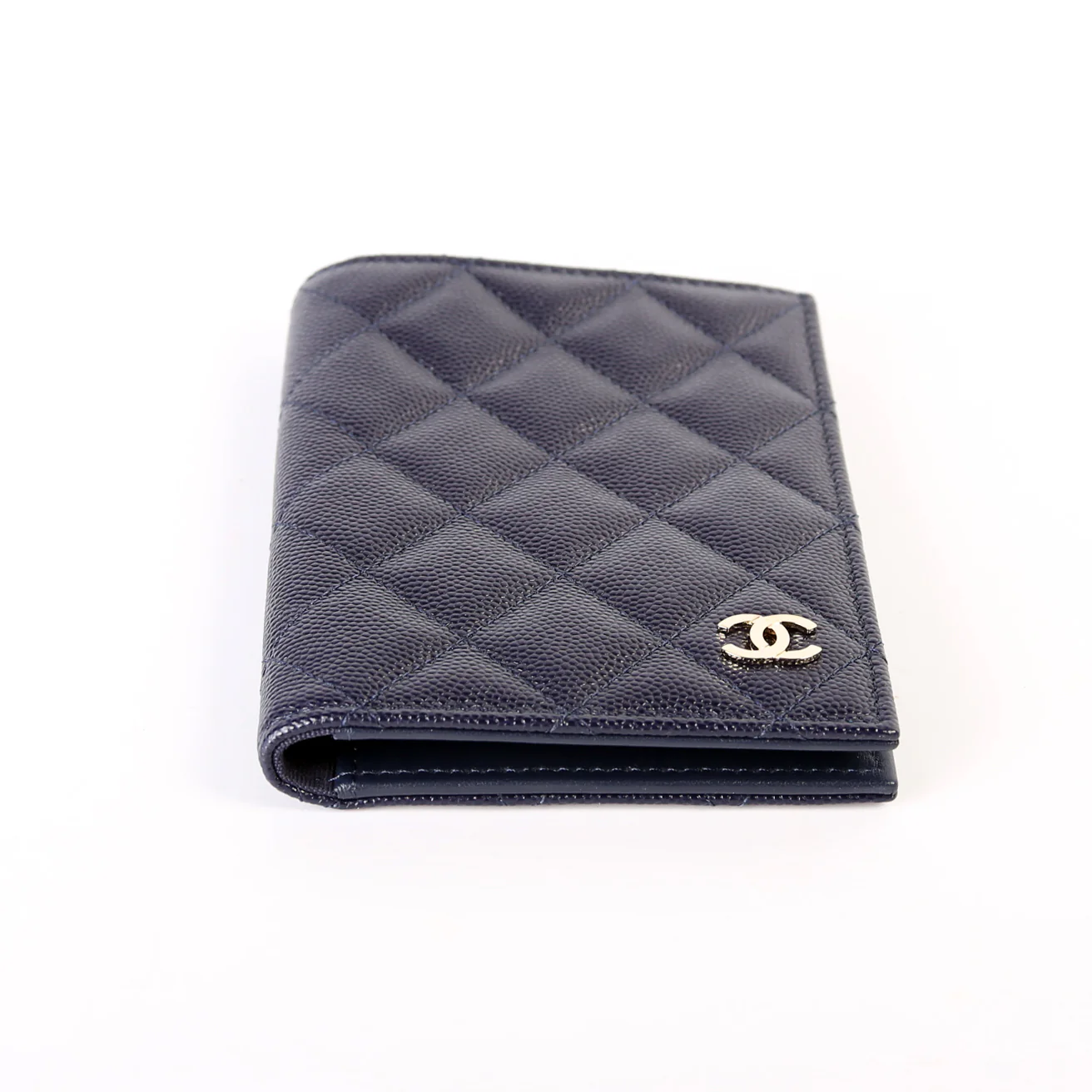 Passport Holder Quilted Caviar 31M - Image 4