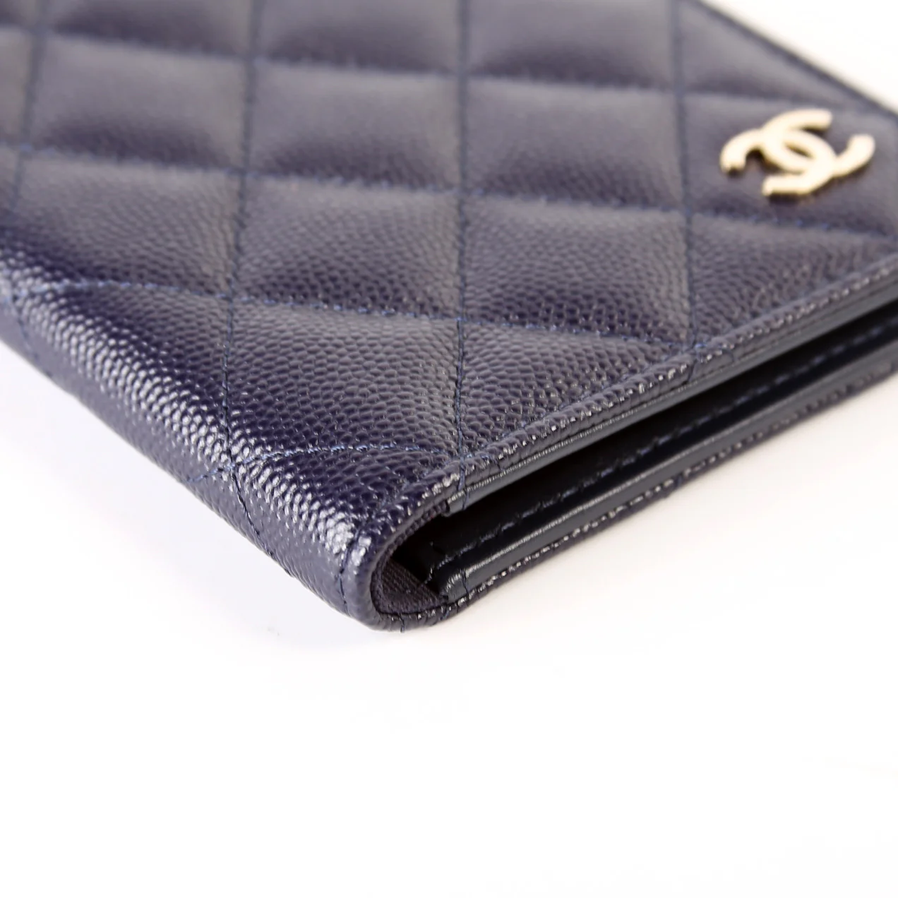 Passport Holder Quilted Caviar 31M - Image 8