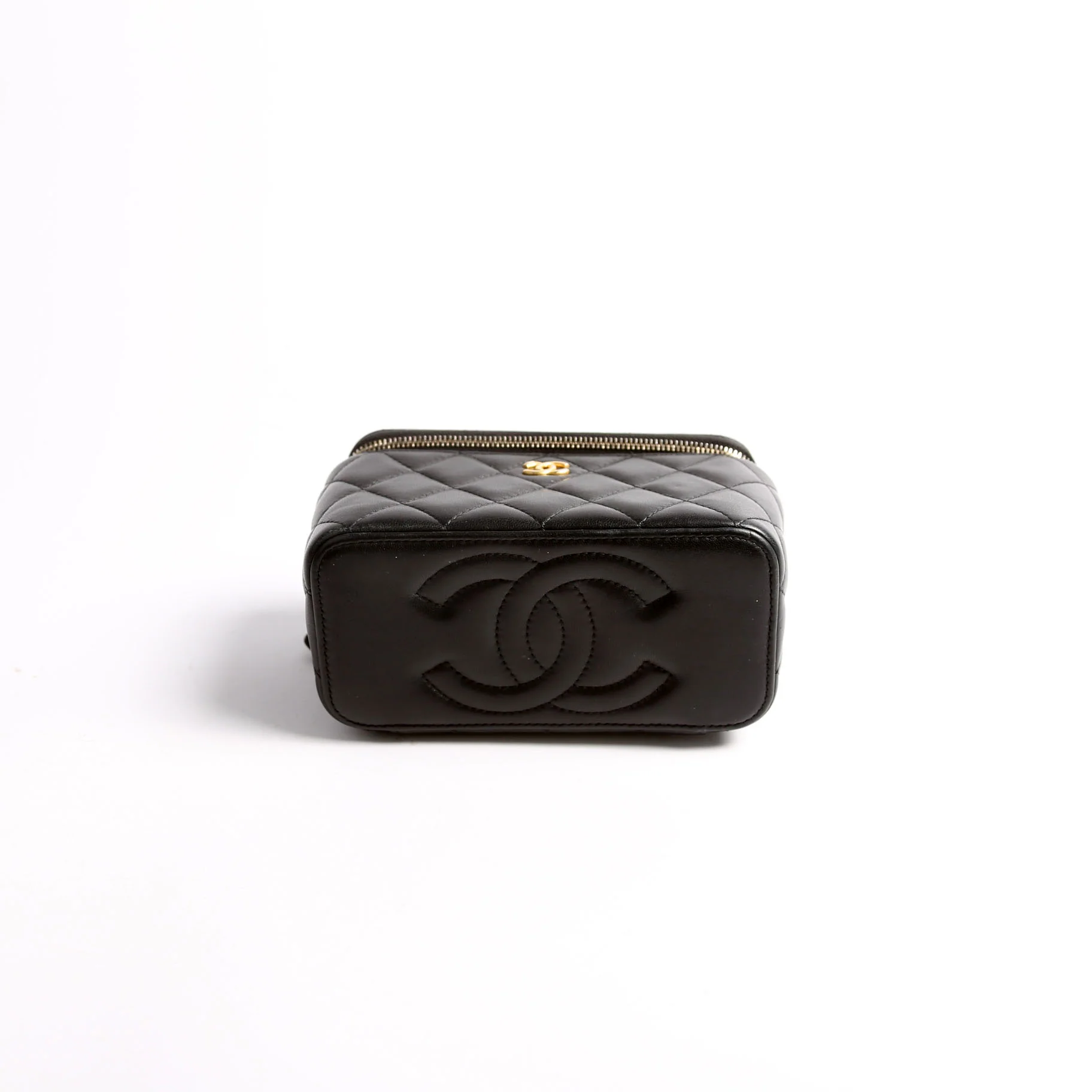 Pearl Crush Vanity With Chain Small Lambskin RFID Black - Image 3