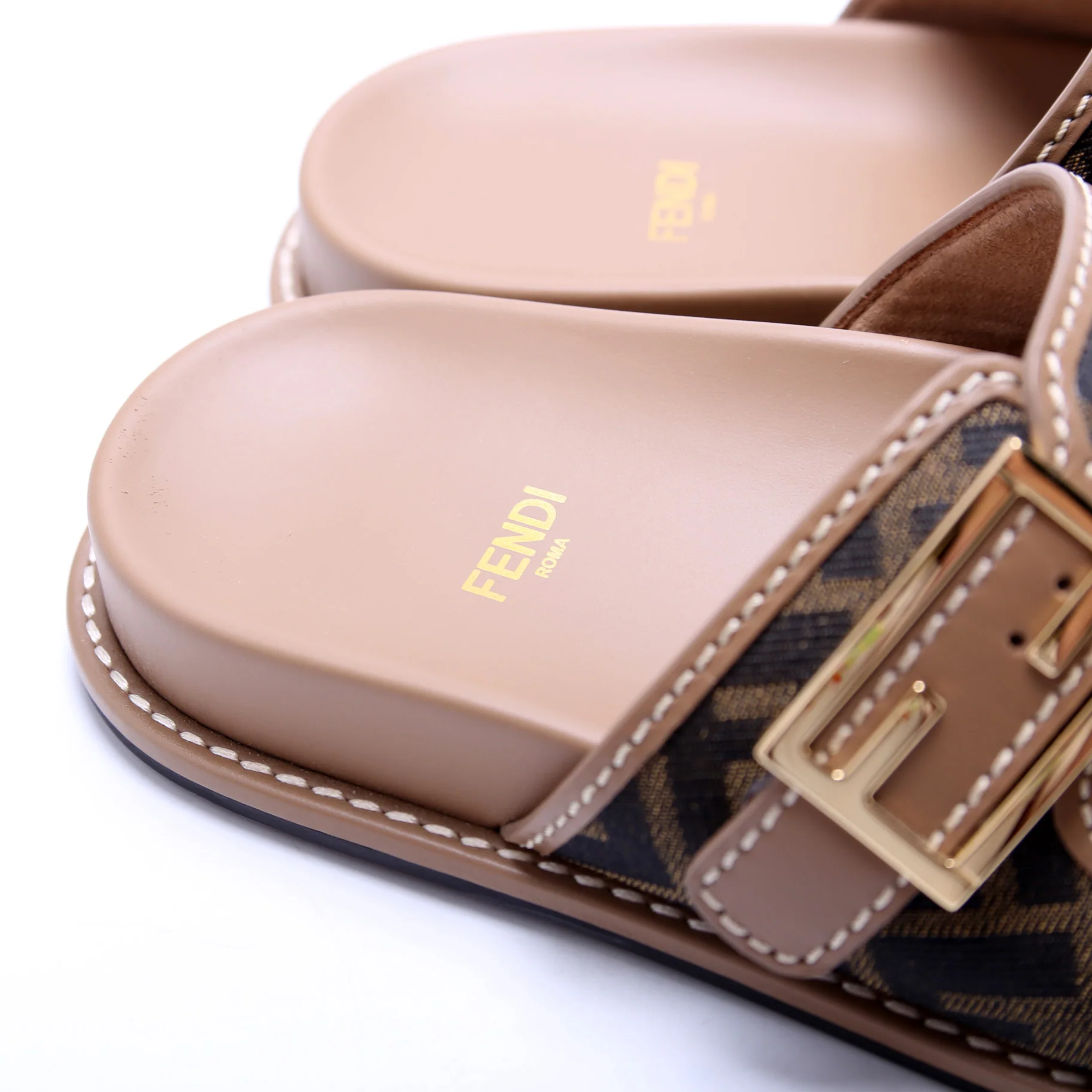 Pearland Sandal Size 39 - Image 5