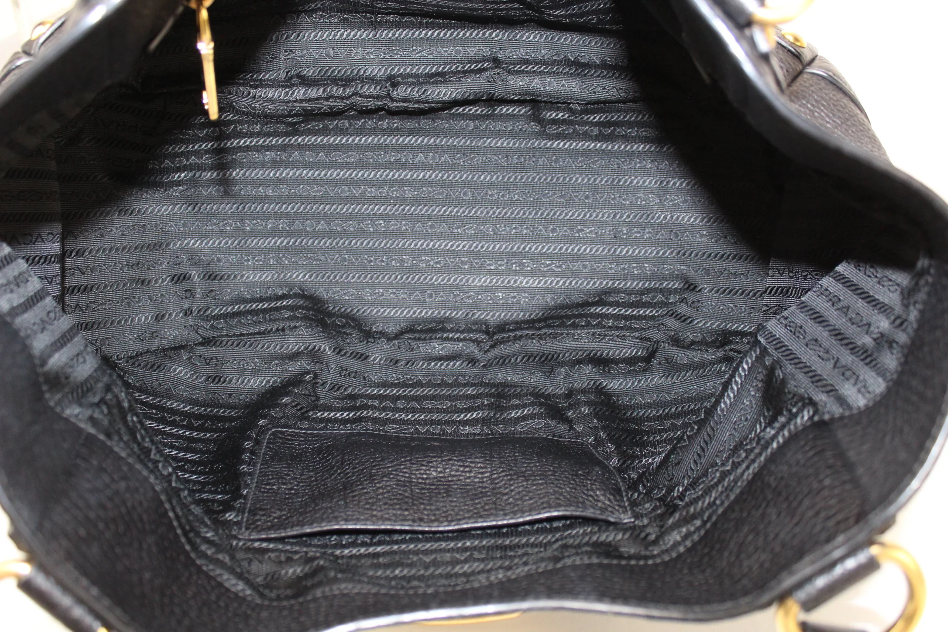 Pebbled Leather Shoulder Bag - Image 6