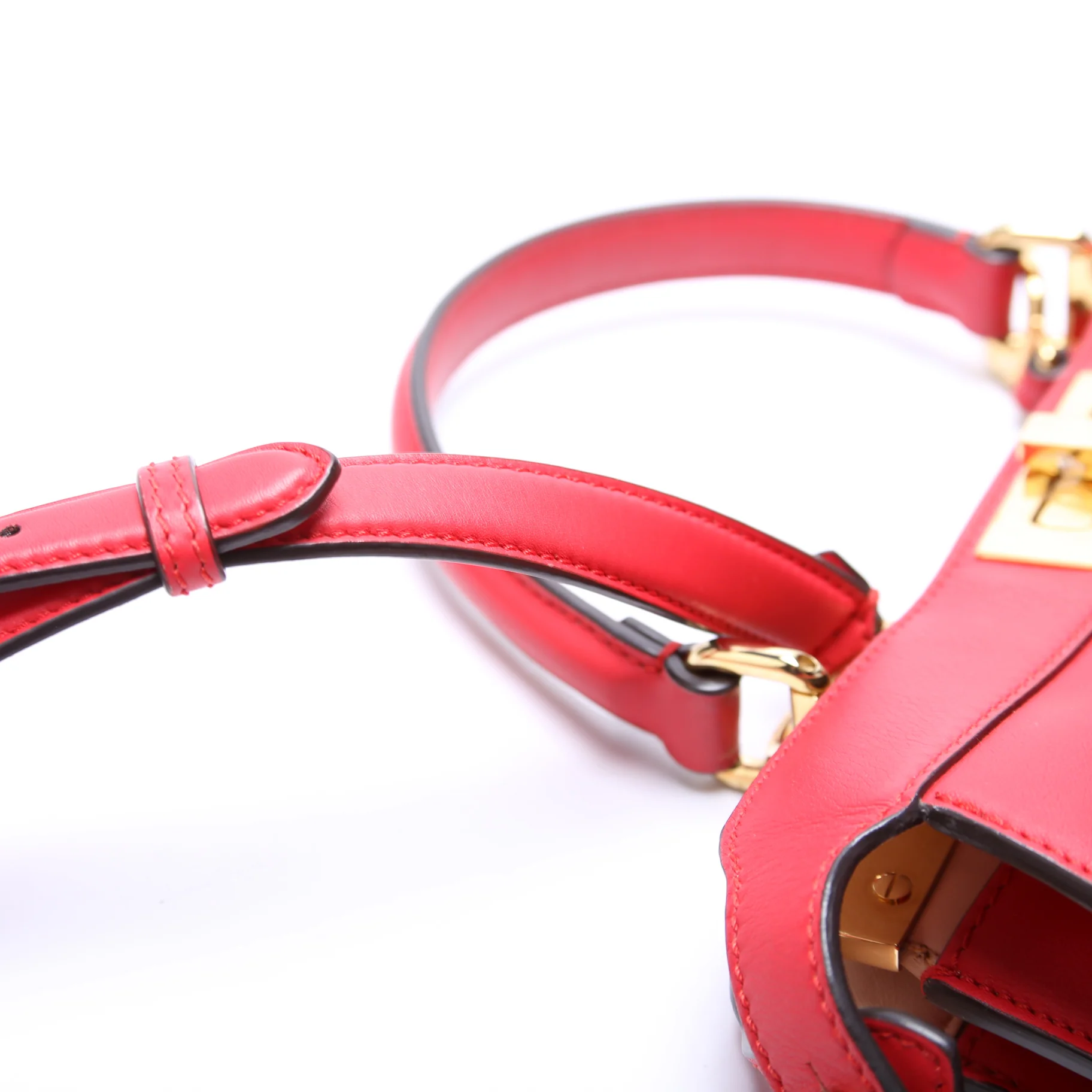 Peekaboo Iseeu Medium Vitello Leather Red - Image 6