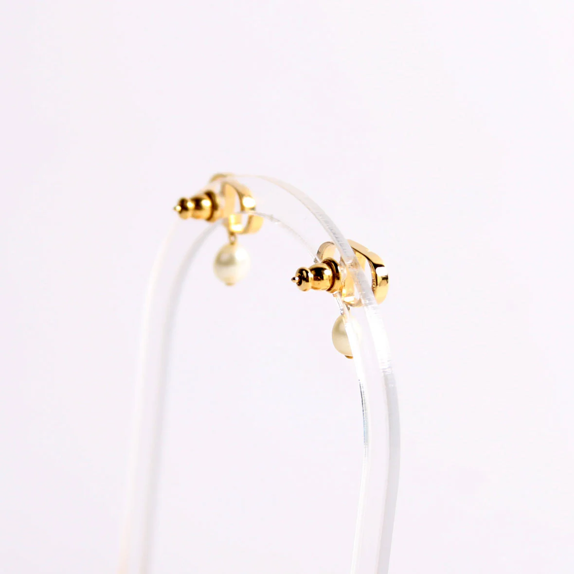 Petit CD With Resin Pearl Drop - Image 4