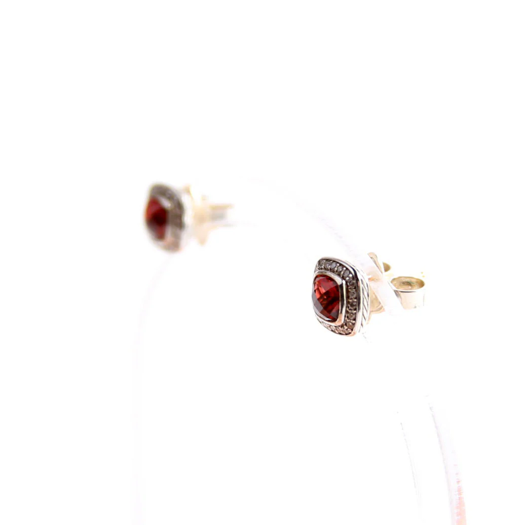 Petite Albion Stud 5MM Earrings Garnet/Diamonds/925 - Image 2
