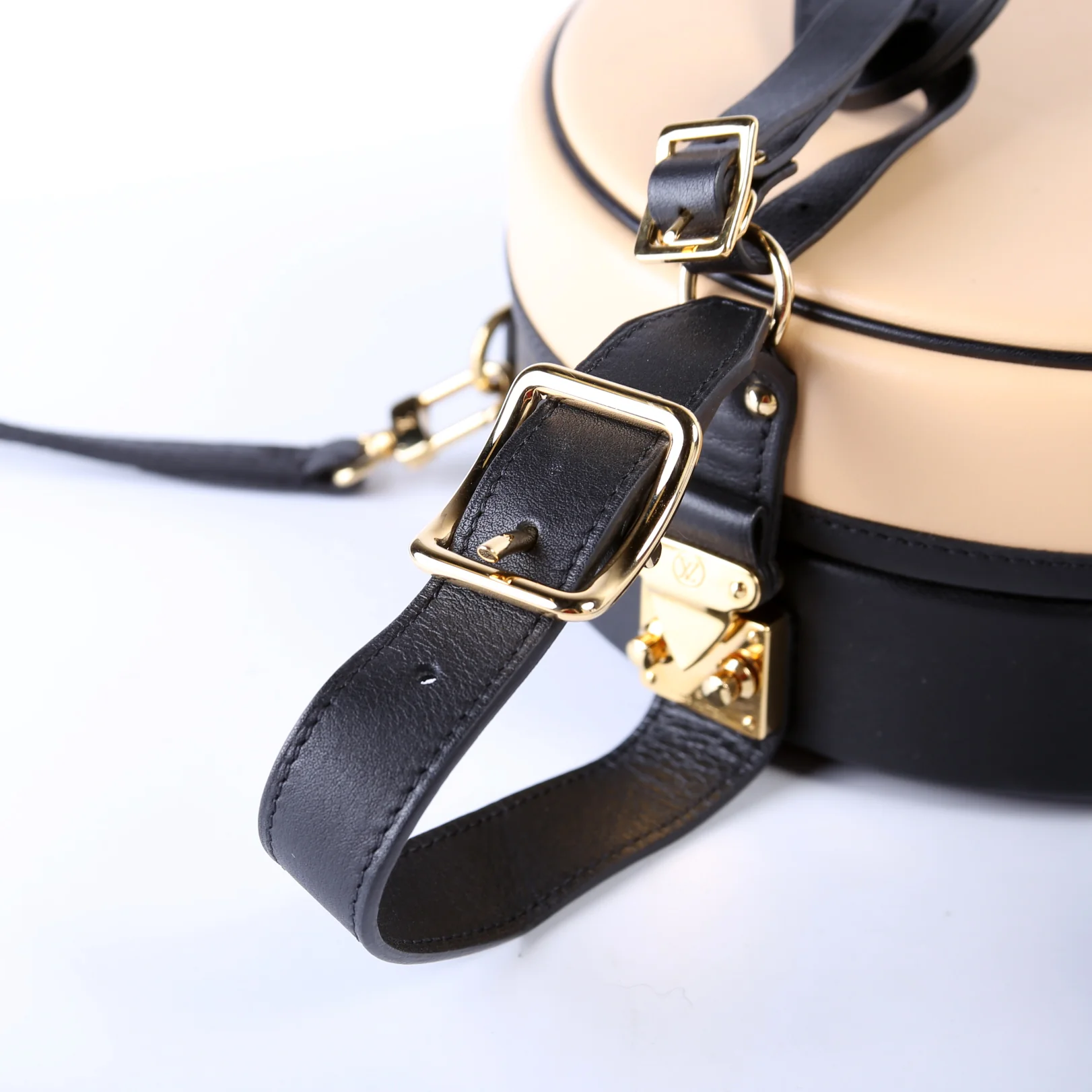 Petite Boite Chapeau Calfskin Tan/Black - Image 10