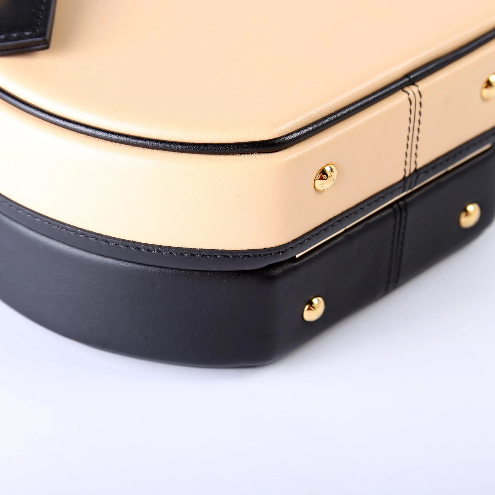Petite Boite Chapeau Calfskin Tan/Black - Image 6