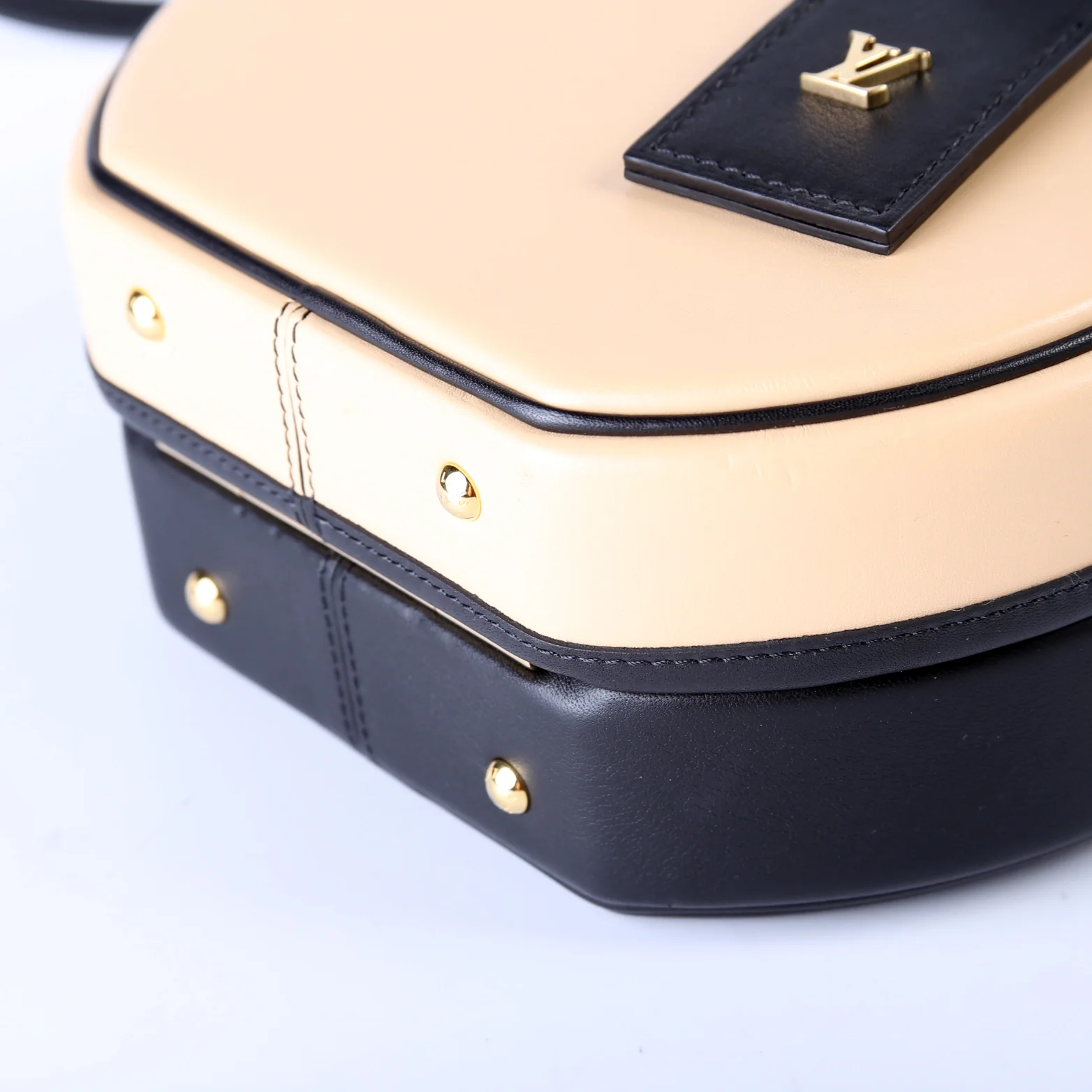 Petite Boite Chapeau Calfskin Tan/Black - Image 7