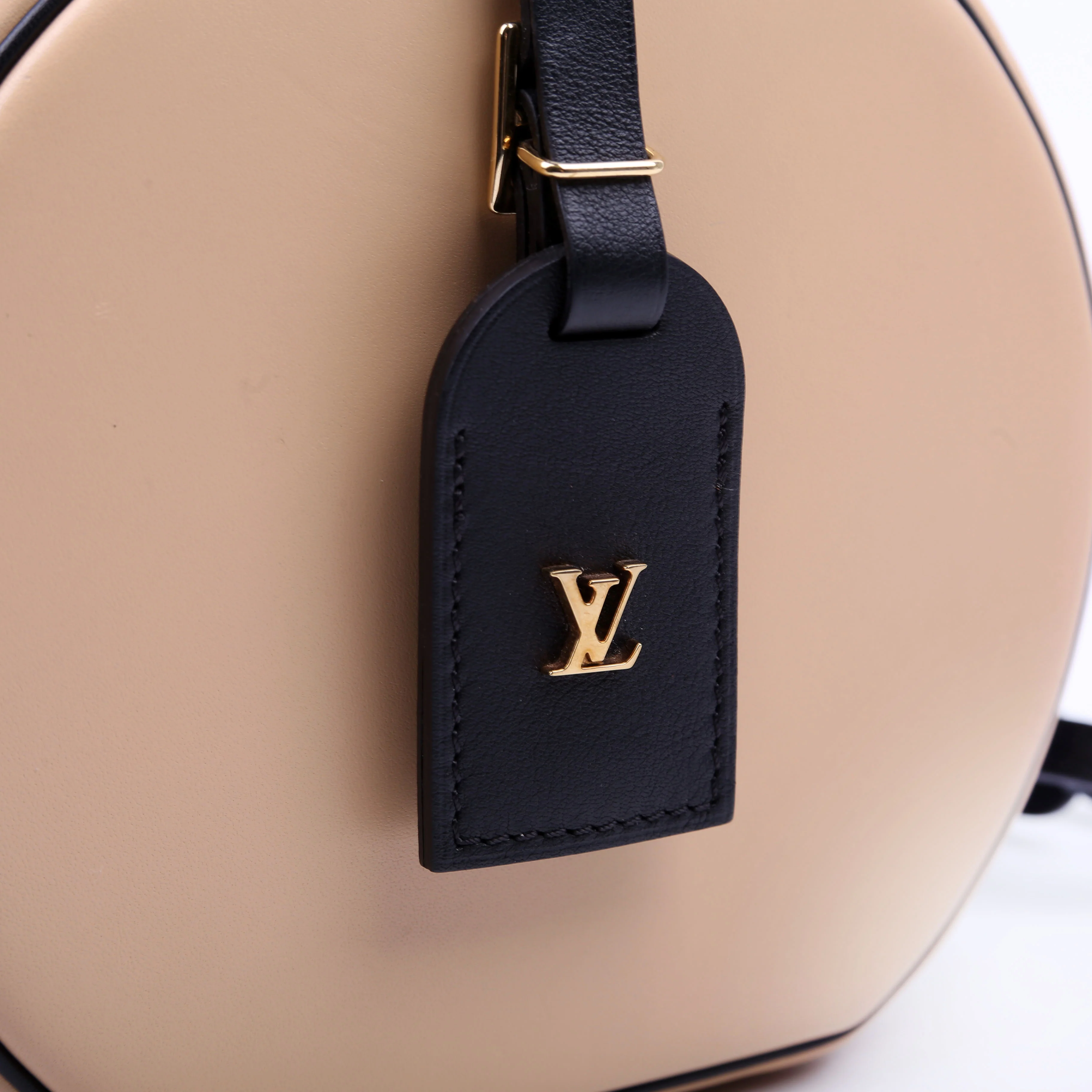 Petite Boite Chapeau Calfskin Tan/Black - Image 8