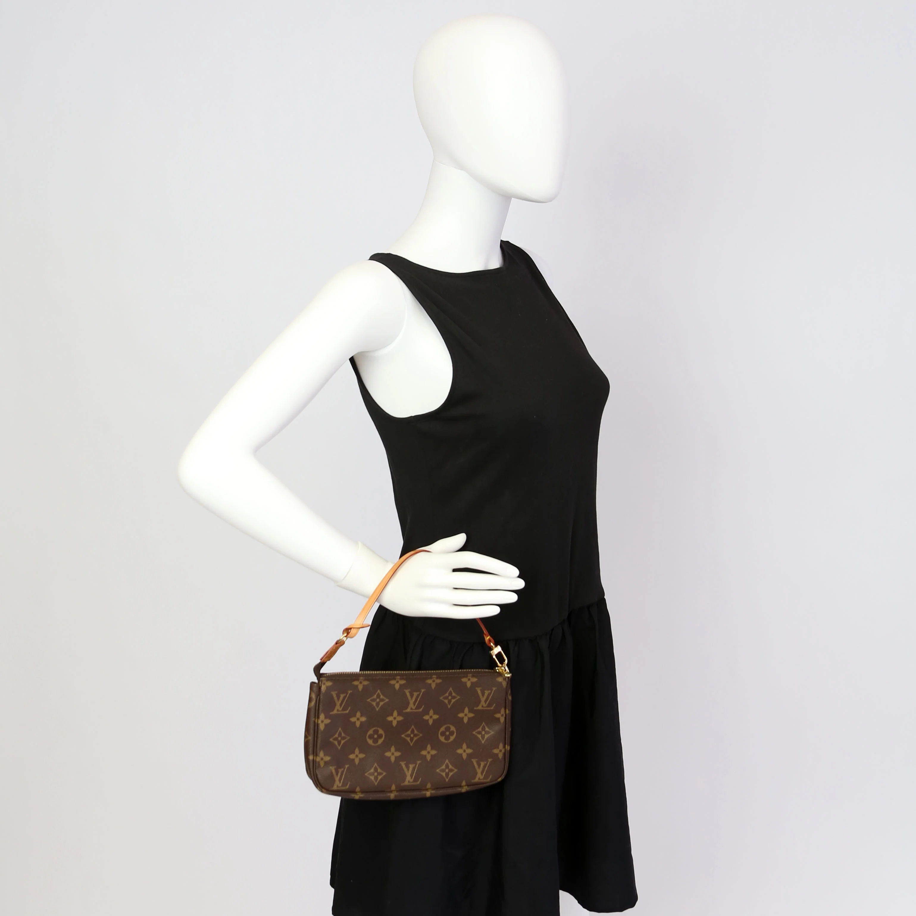 Pochette Accessories Monogram - Image 11