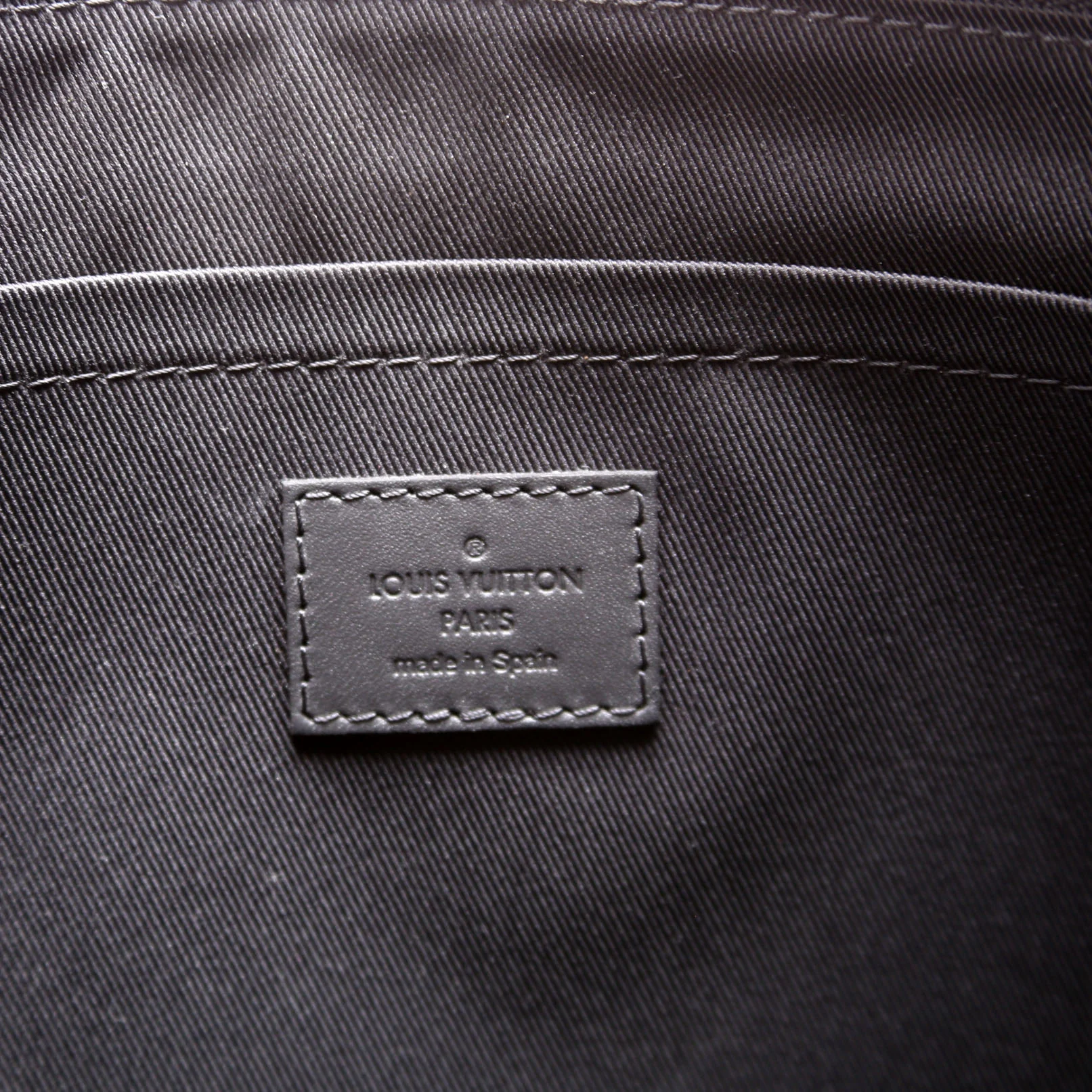 Pochette Discovery GM Shadow Monogram - Image 10