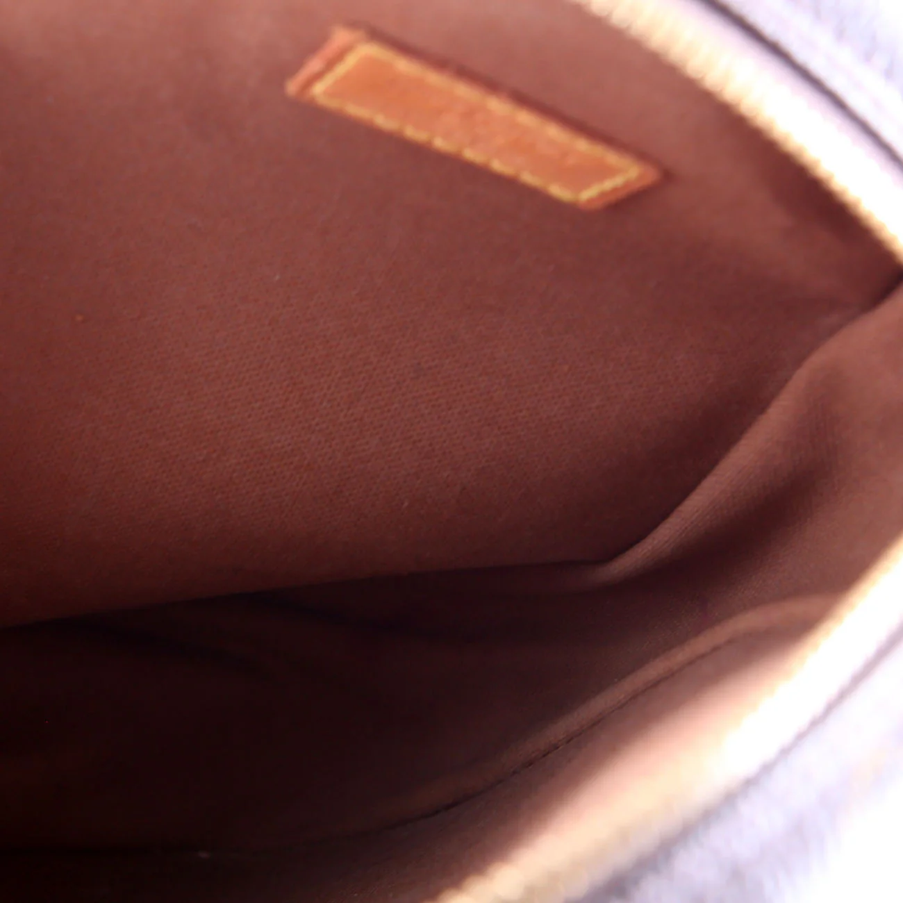 Pochette Gange Monogram - Image 11