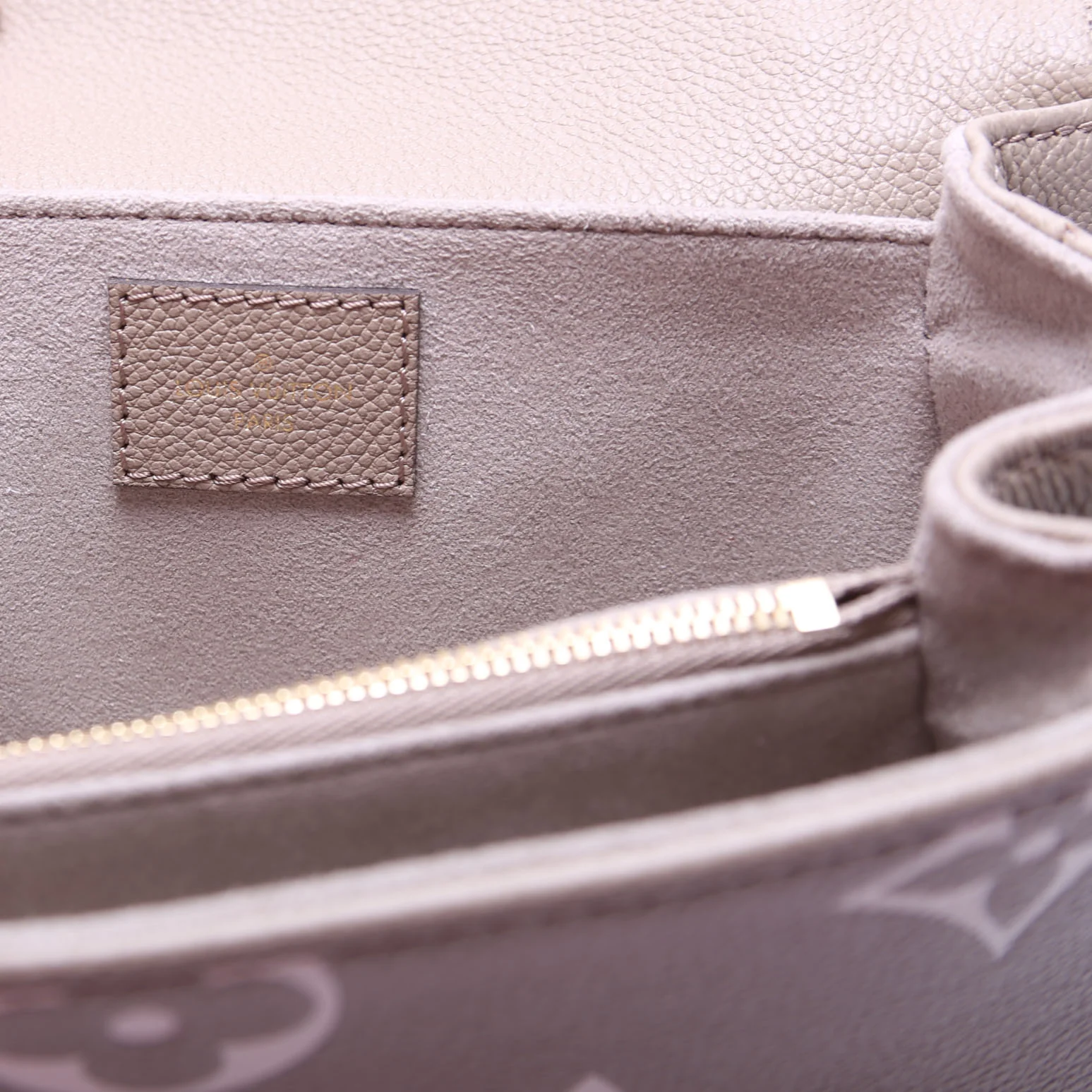Pochette Metis East West Bicolor Empreinte Taupe - Image 9