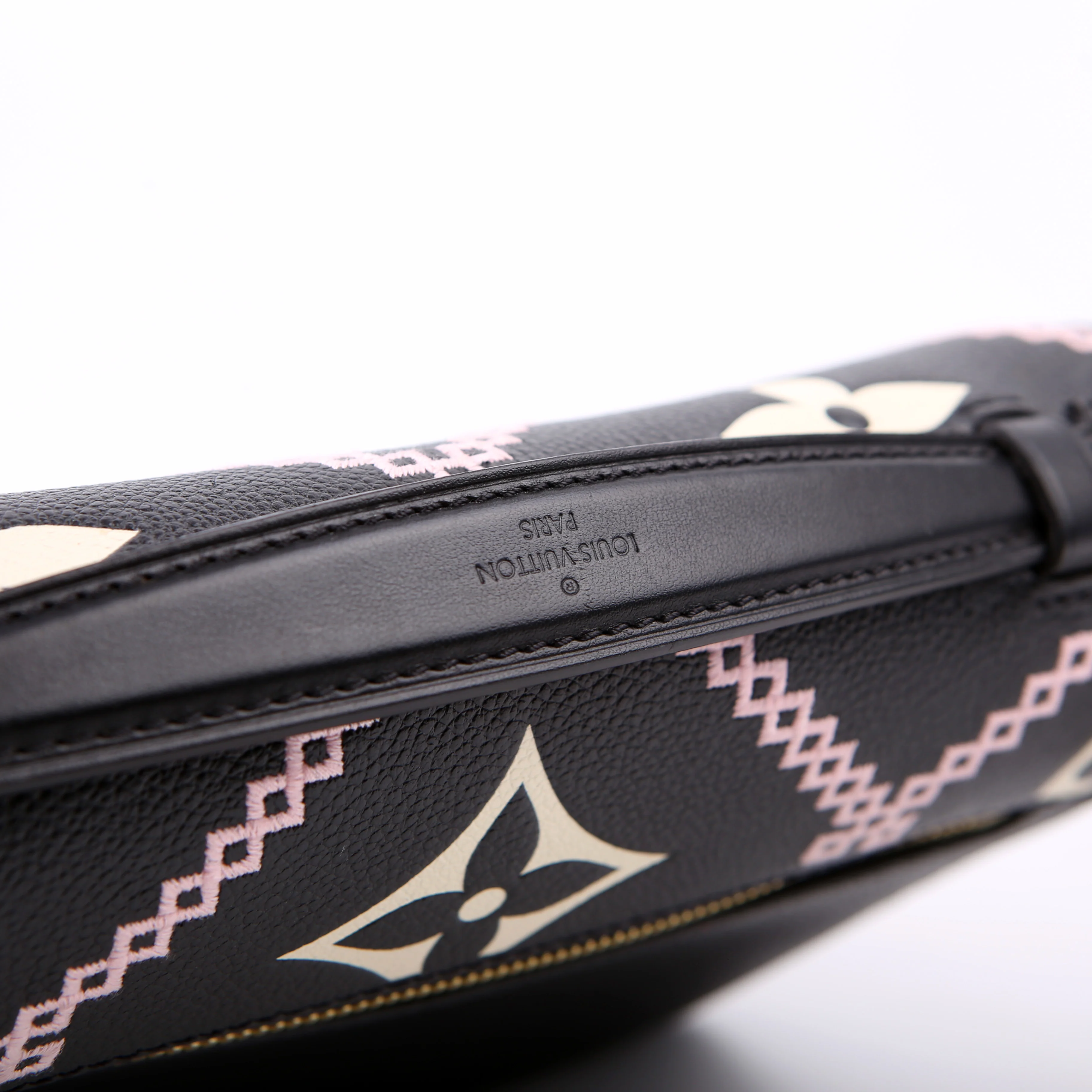 Pochette Metis Empreinte Giant Broderies Black/Pink - Image 11