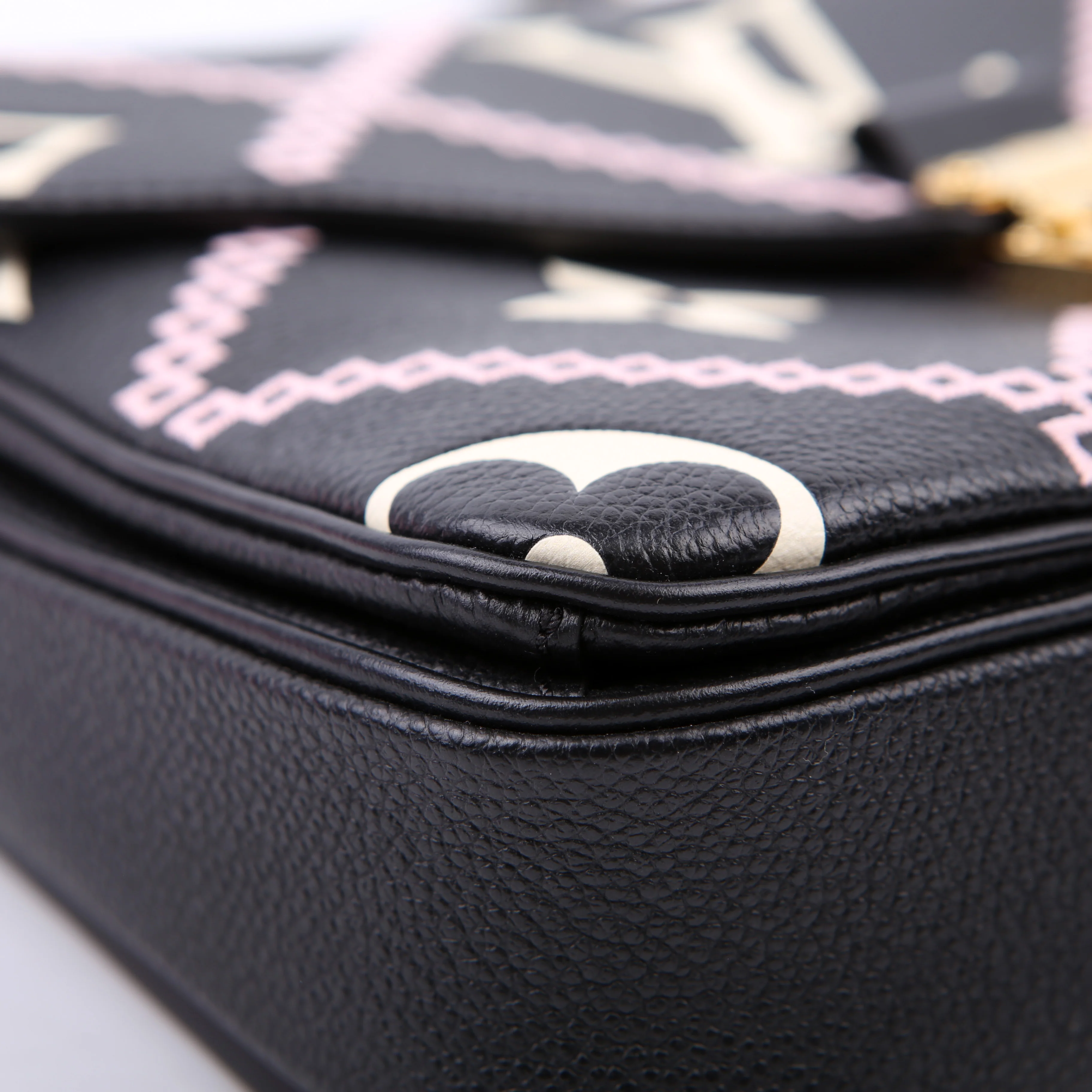 Pochette Metis Empreinte Giant Broderies Black/Pink - Image 5