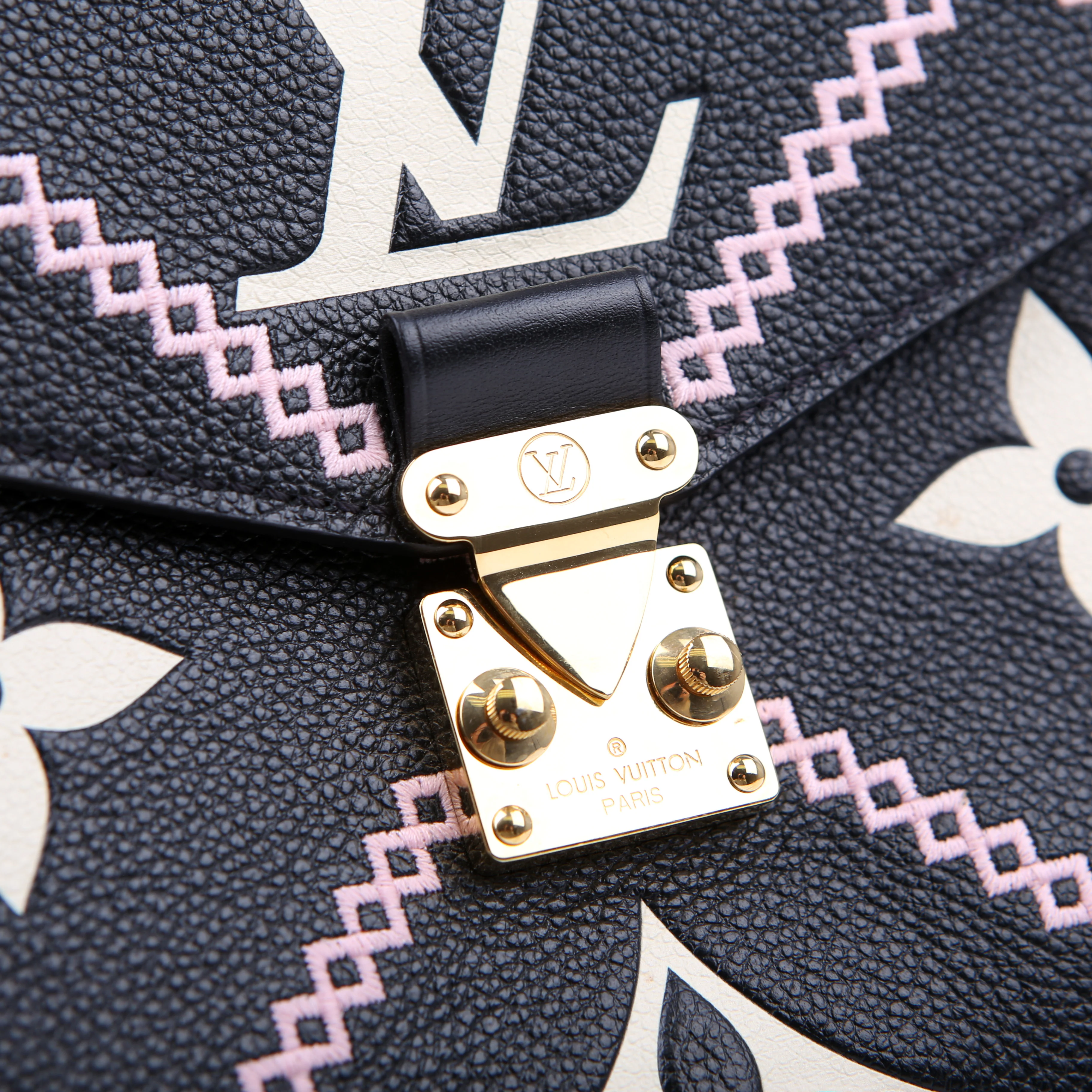 Pochette Metis Empreinte Giant Broderies Black/Pink - Image 9