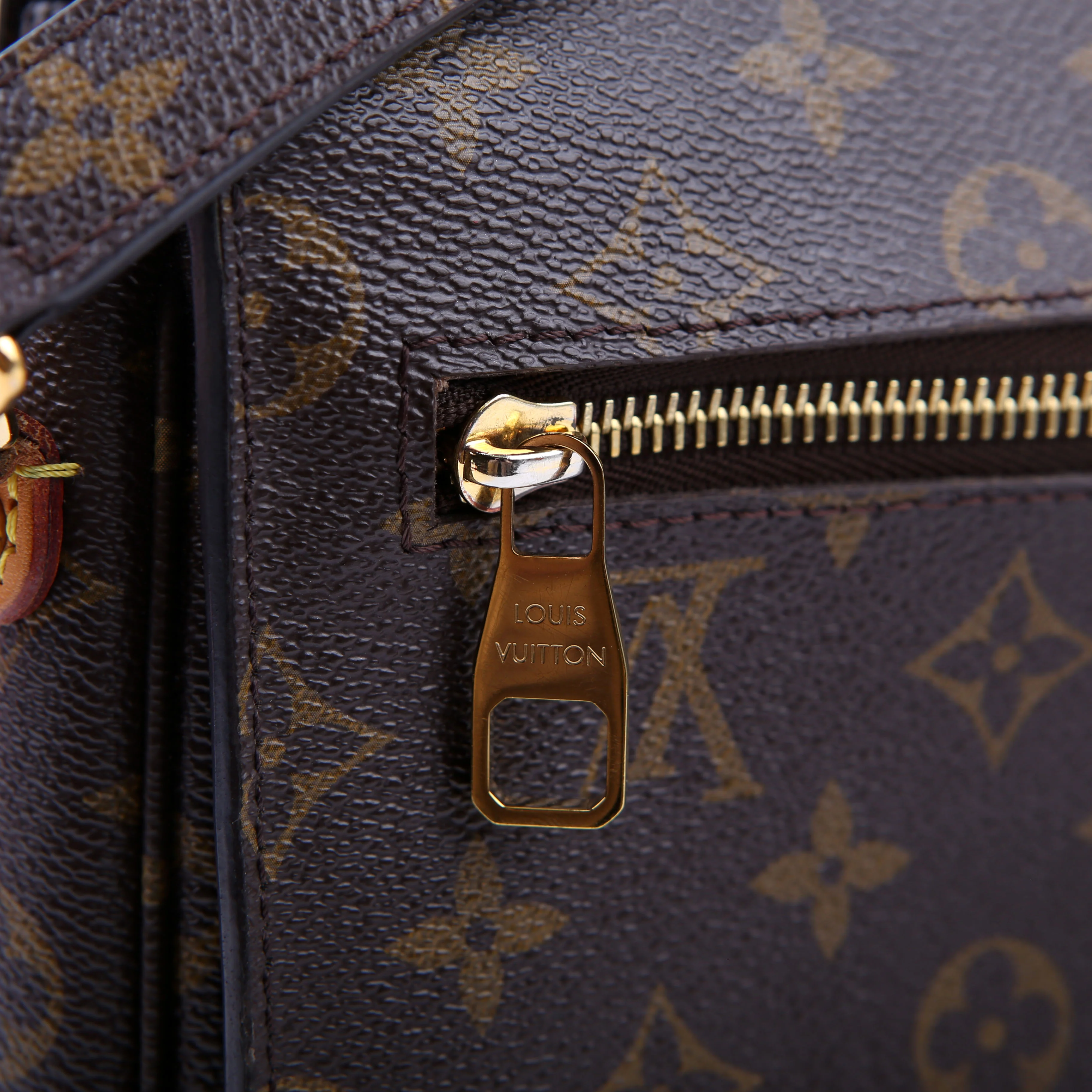 Pochette Metis Monogram - Image 9