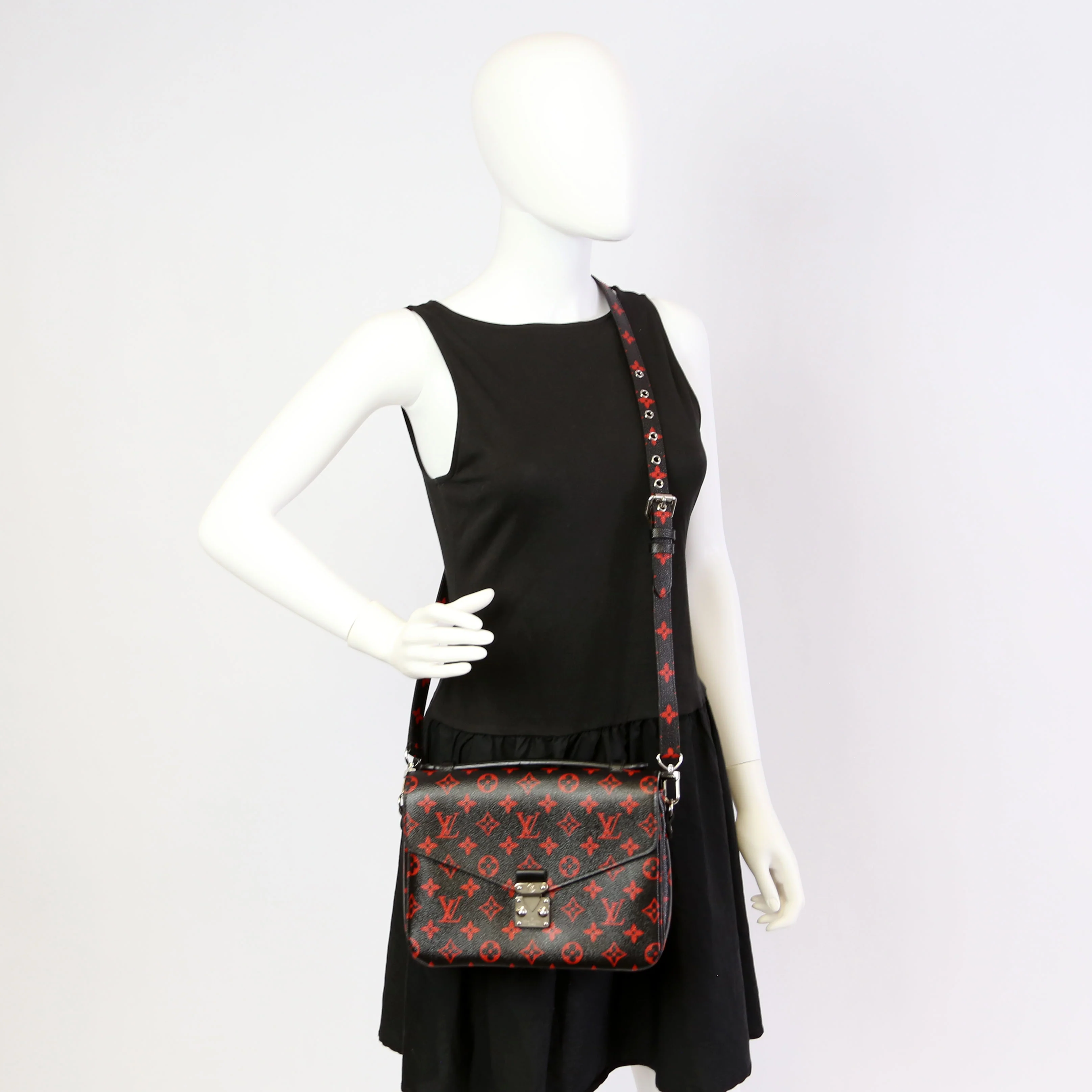 Pochette Metis Monogram Infrarouge Red/Black - Image 14