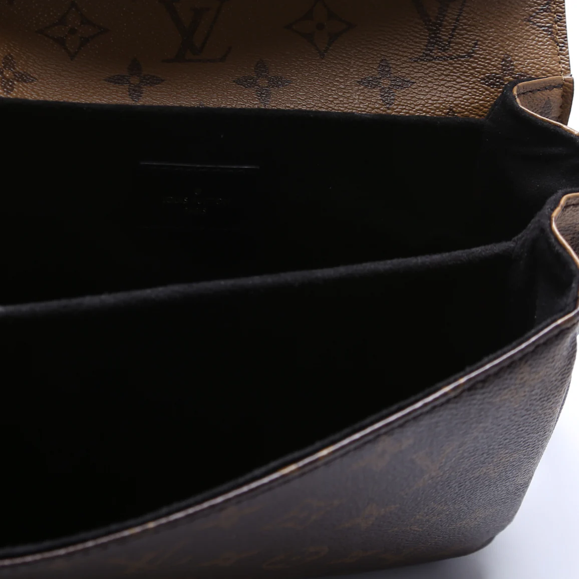 Pochette Metis Reverse Monogram - Image 8