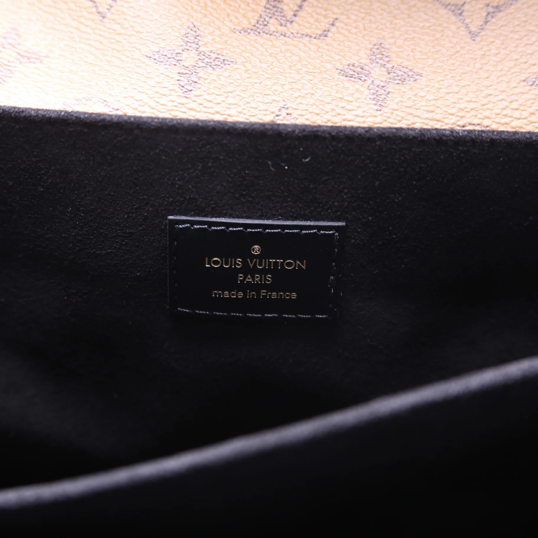 Pochette Metis Reverse Monogram - Image 9