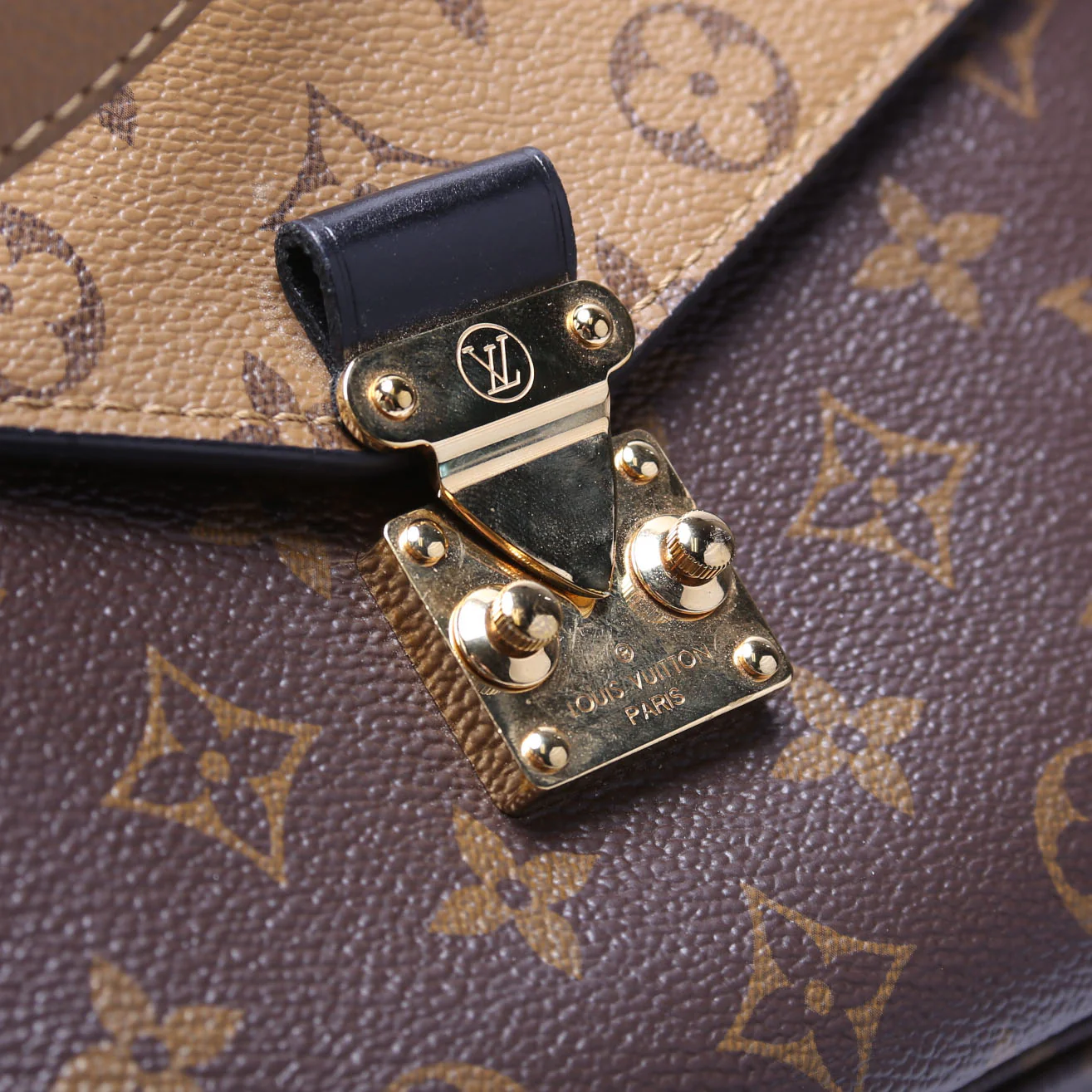 Pochette Metis Reverse Monogram - Image 6