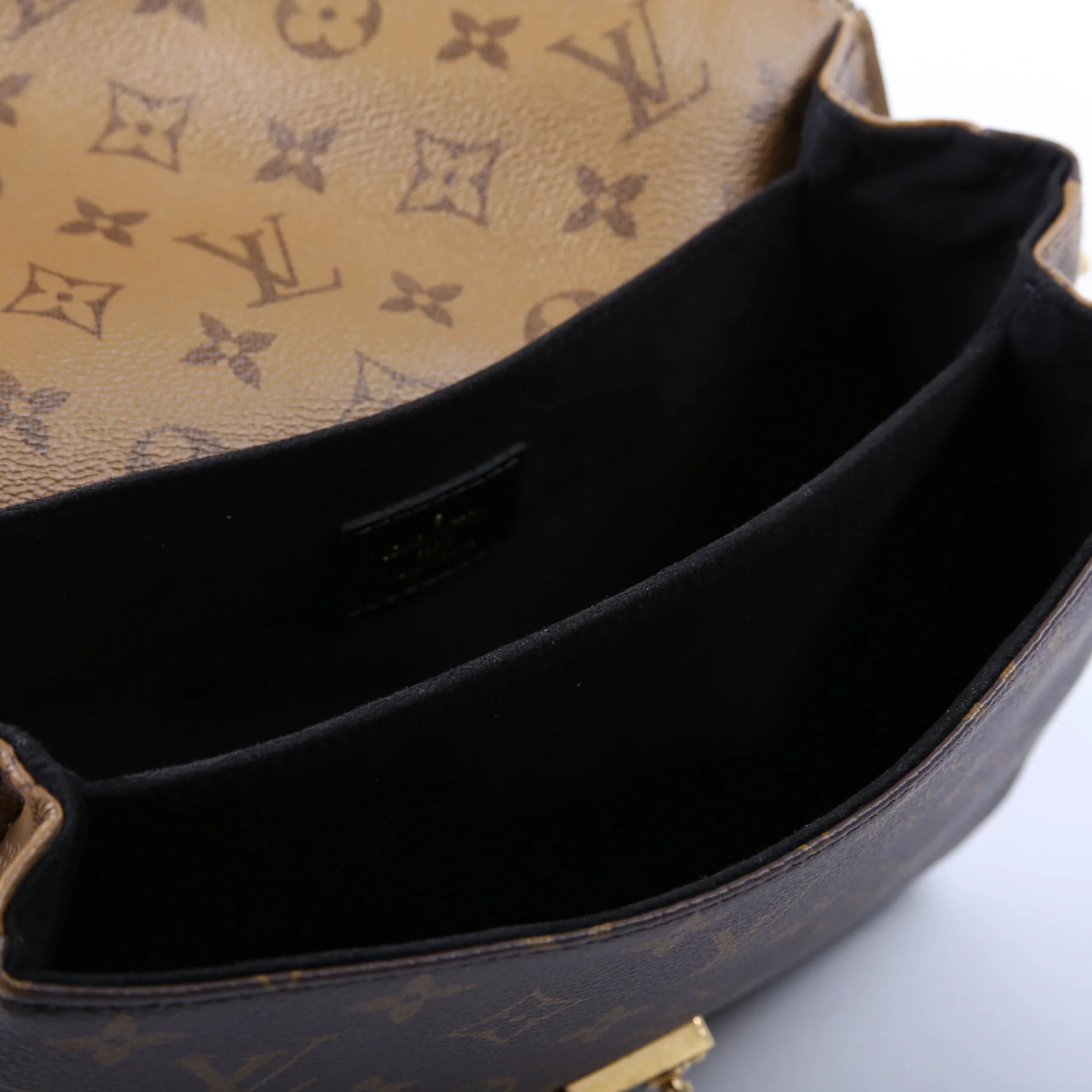 Pochette Metis Reverse Monogram - Image 9