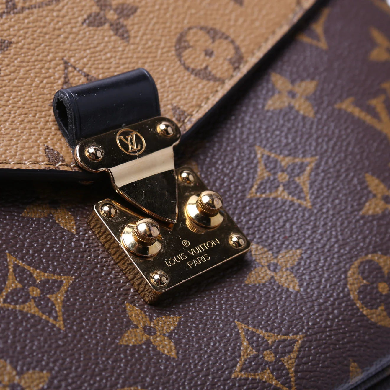 Pochette Metis Reversed Monogram - Image 6