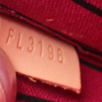 Pochette Only Neverfull Monogram - Image 8