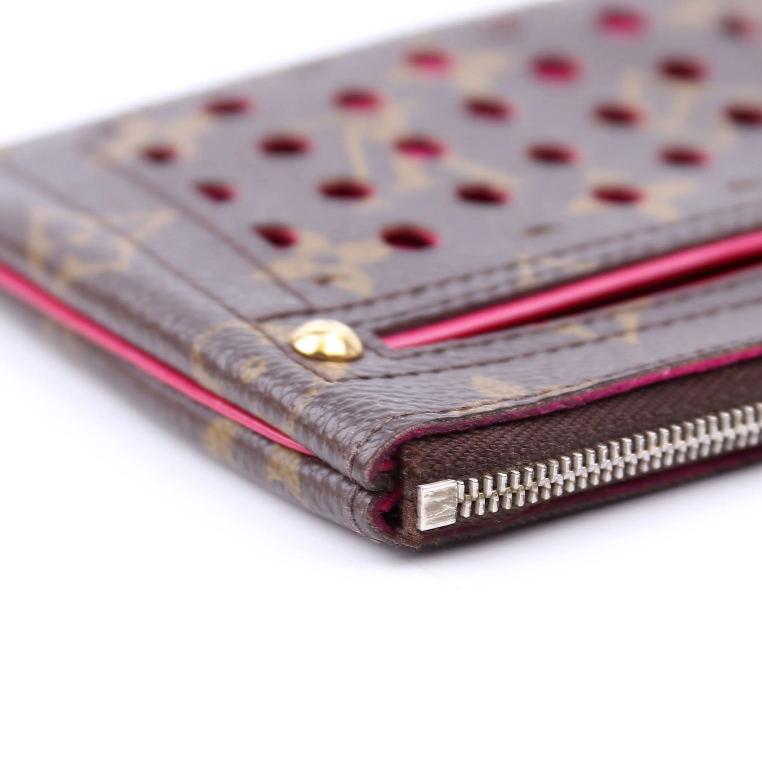Pochette Plat Monogram Perforated Berry - Image 8