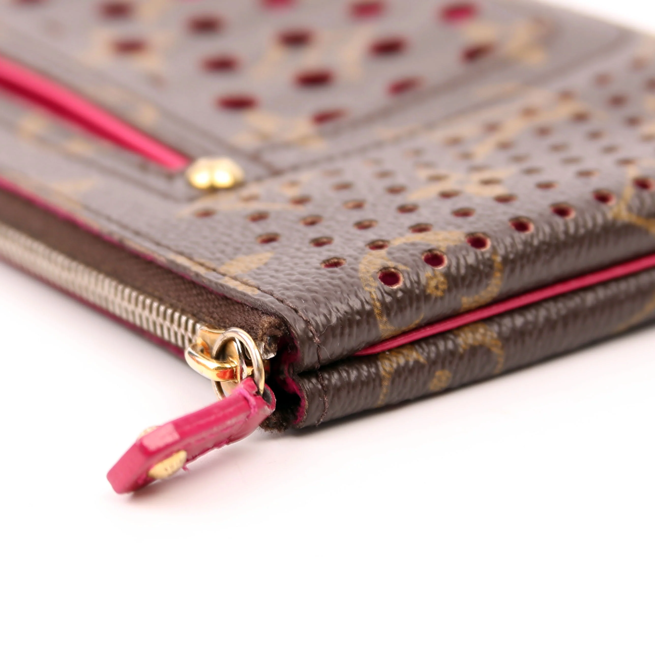 Pochette Plat Monogram Perforated Berry - Image 9
