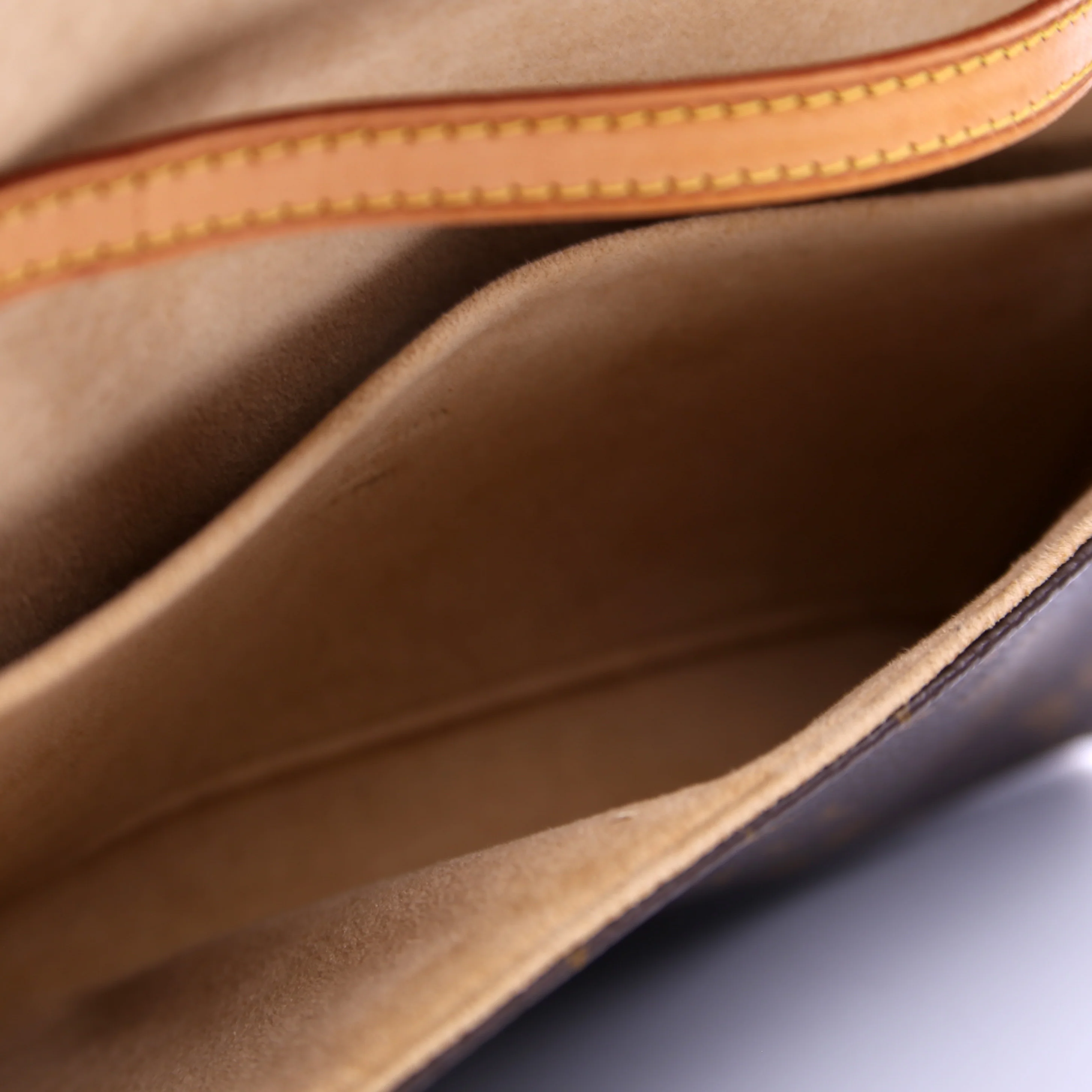 Pochette Twin GM Monogram - Image 12