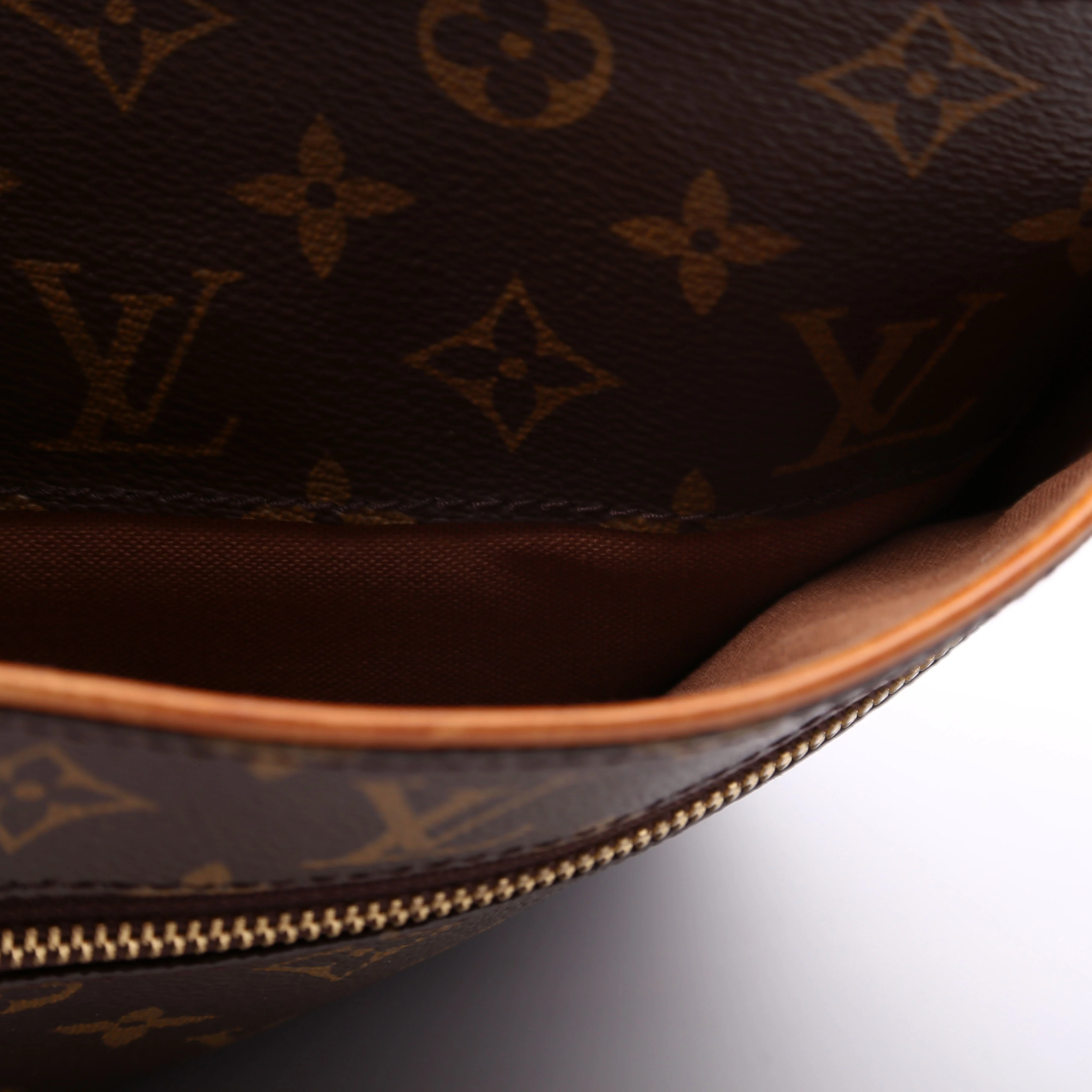 Pochette Valmy Monogram - Image 11