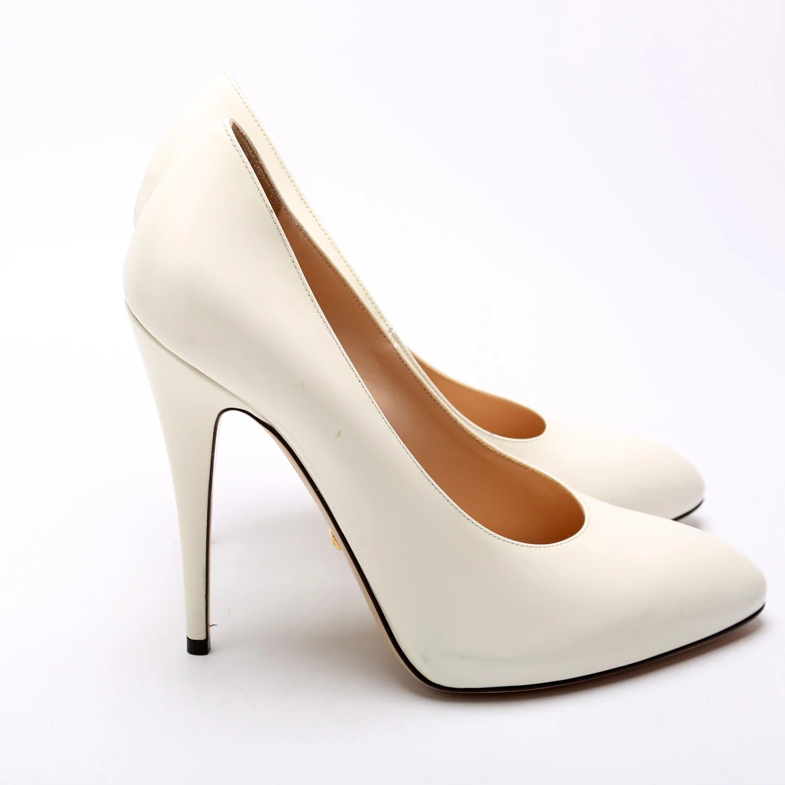 Pointed Toe Pumps Size 38.5 - Image 3
