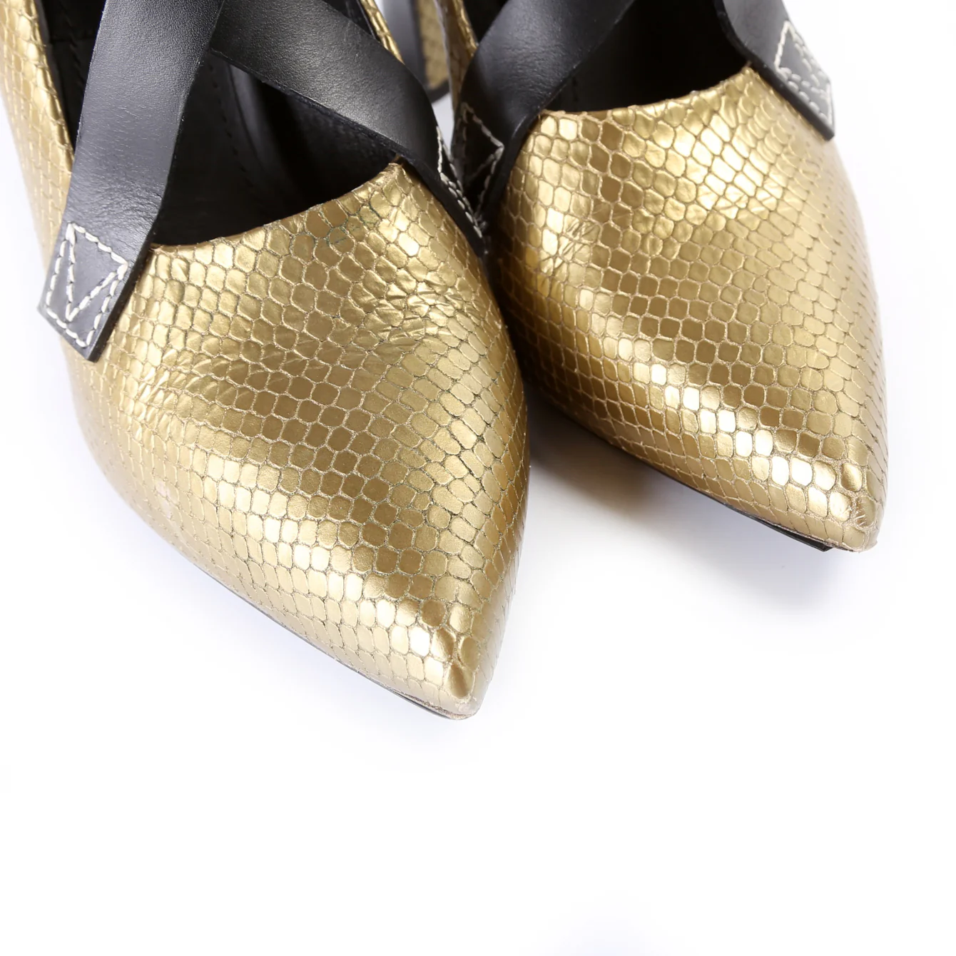 Pointed Toe Pumps Size 39 - Image 10