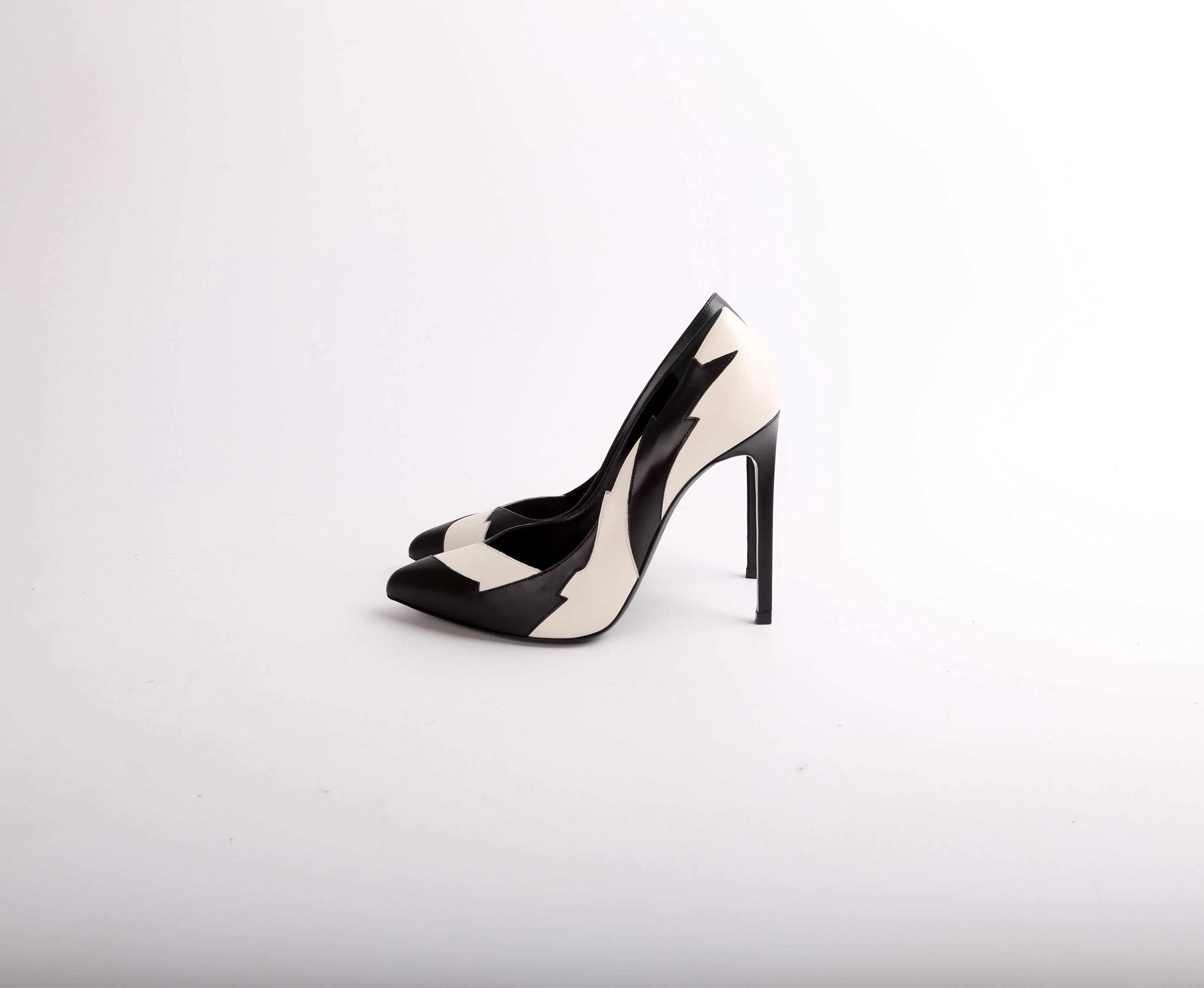 Pumps Pointed Toe Size 37 - Image 3