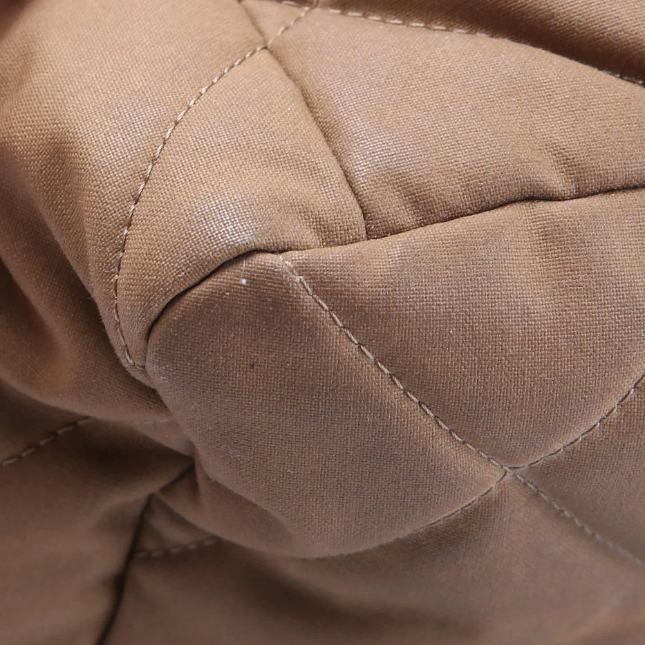 Quilted Canvas 19 Large 29M - Image 10