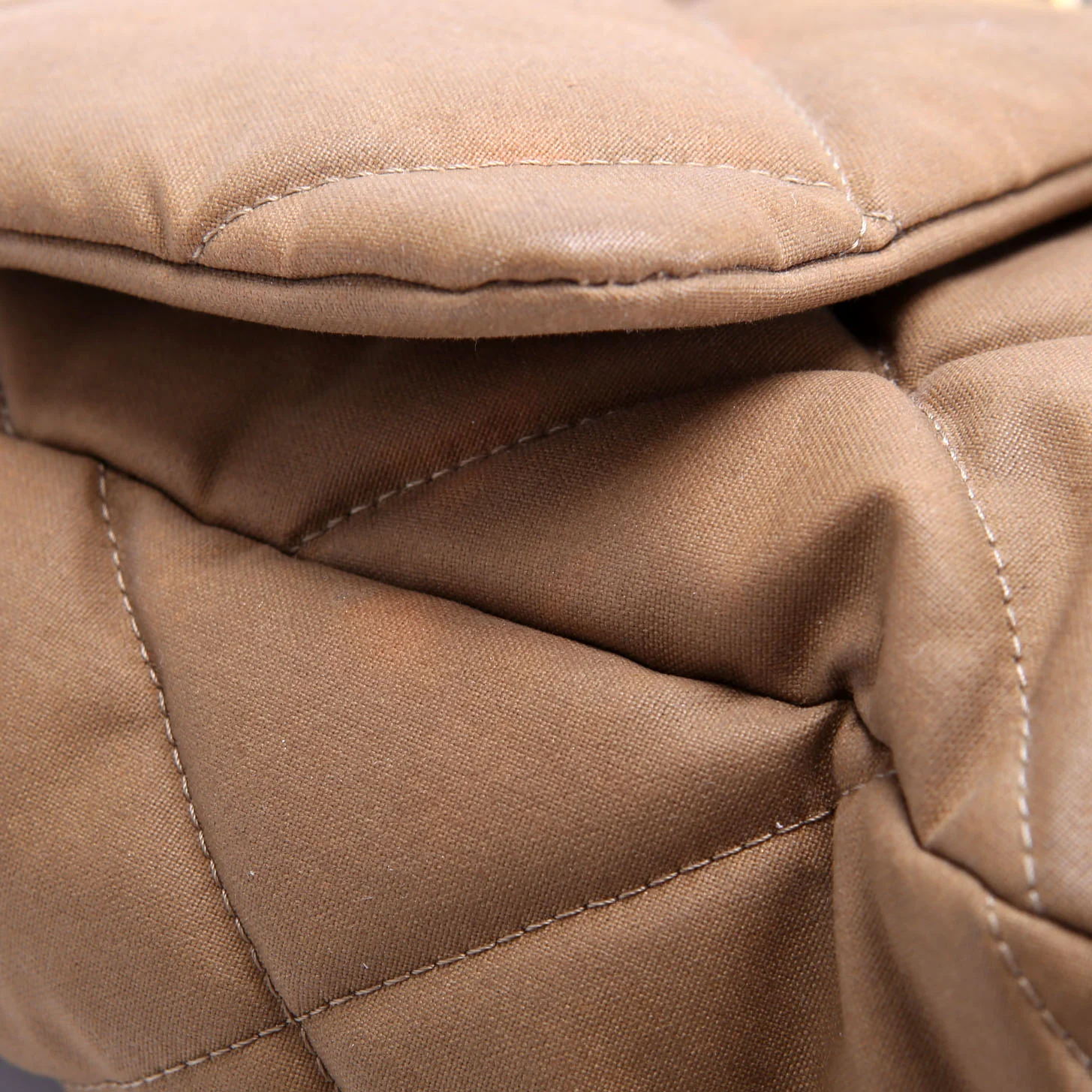 Quilted Canvas 19 Large 29M - Image 6