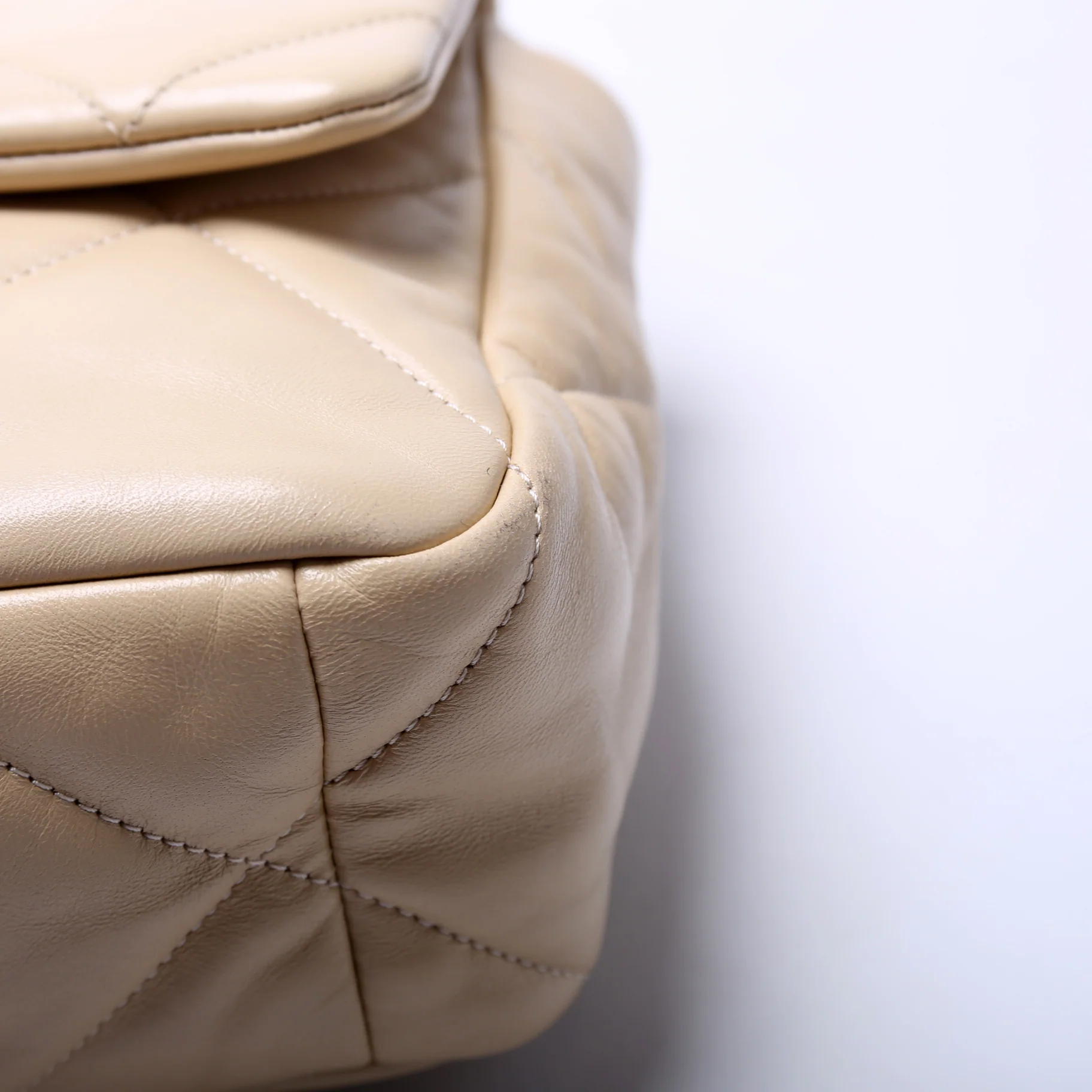 Quilted Goatskin 19 Large 32+M Beige - Image 6
