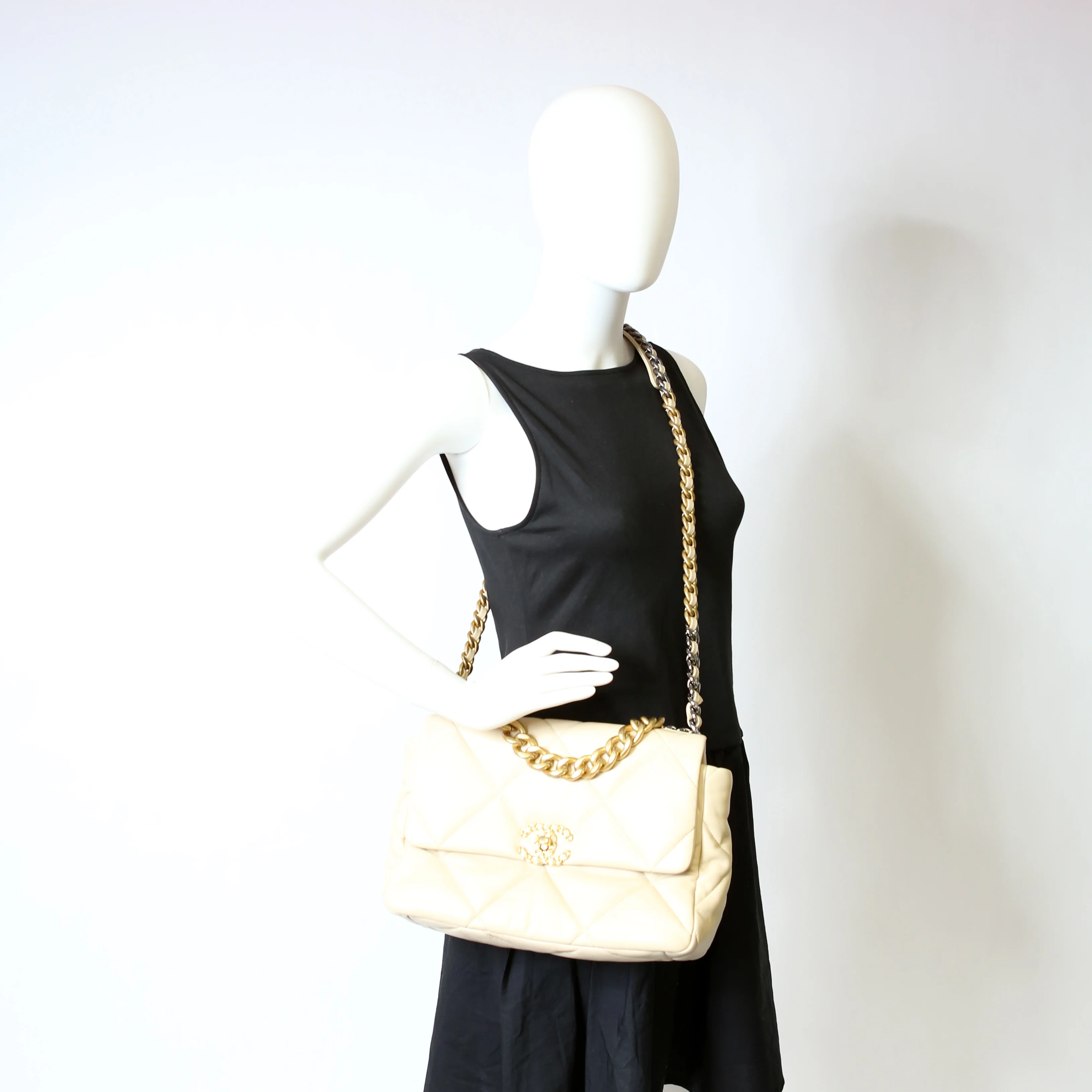 Quilted Goatskin 19 Large Flap RFID Beige - Image 15