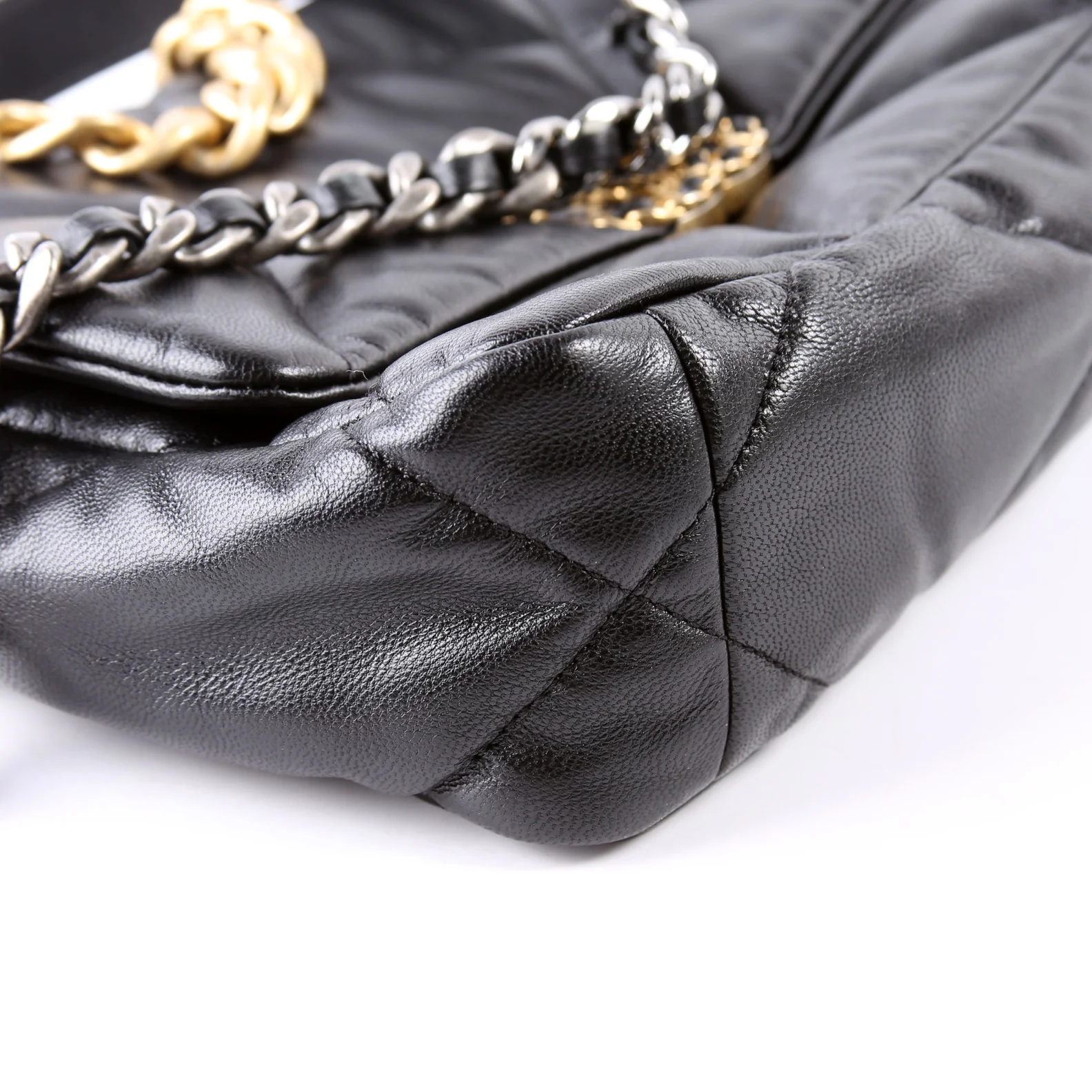 Quilted Goatskin 19 Medium Flap 30M Black - Image 6