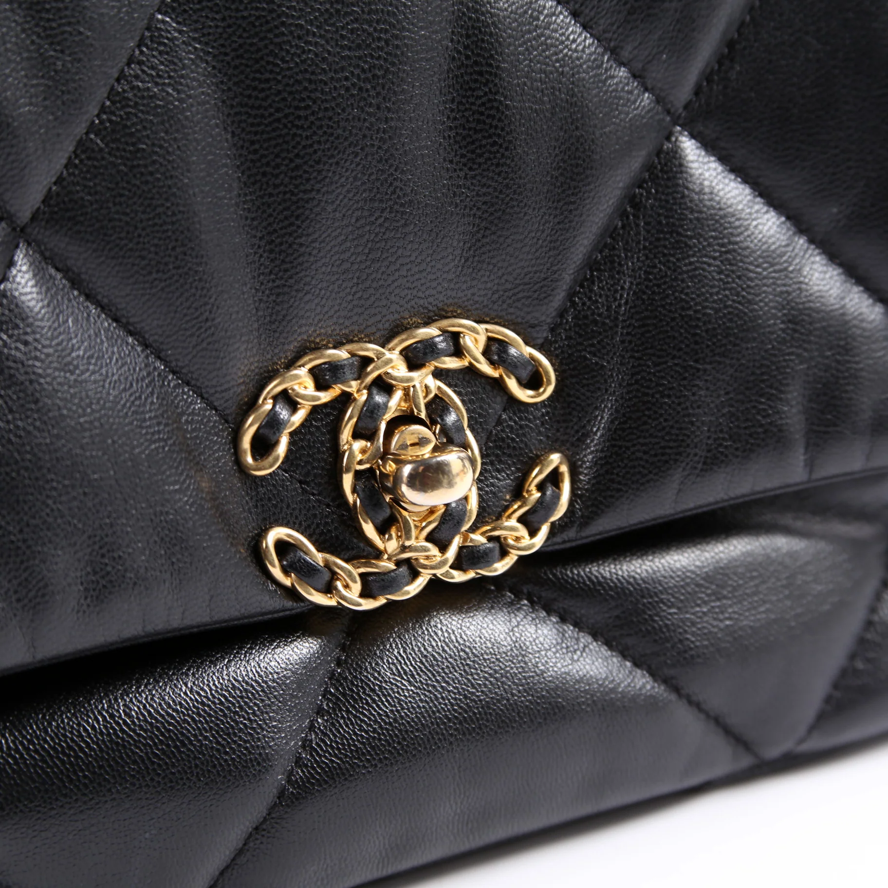 Quilted Goatskin 19 Medium Flap 30M Black - Image 8