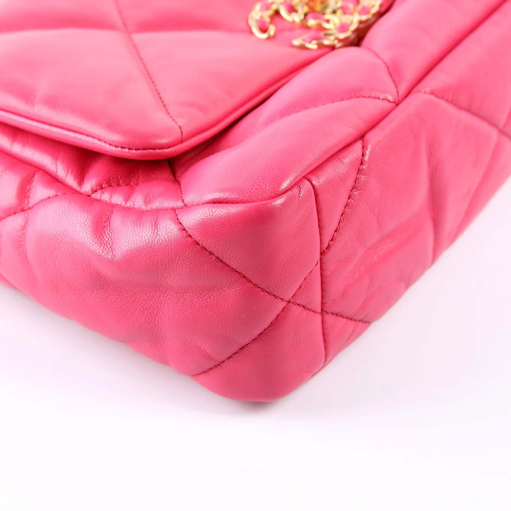 Quilted Goatskin 19 Medium Flap 30M Pink - Image 6