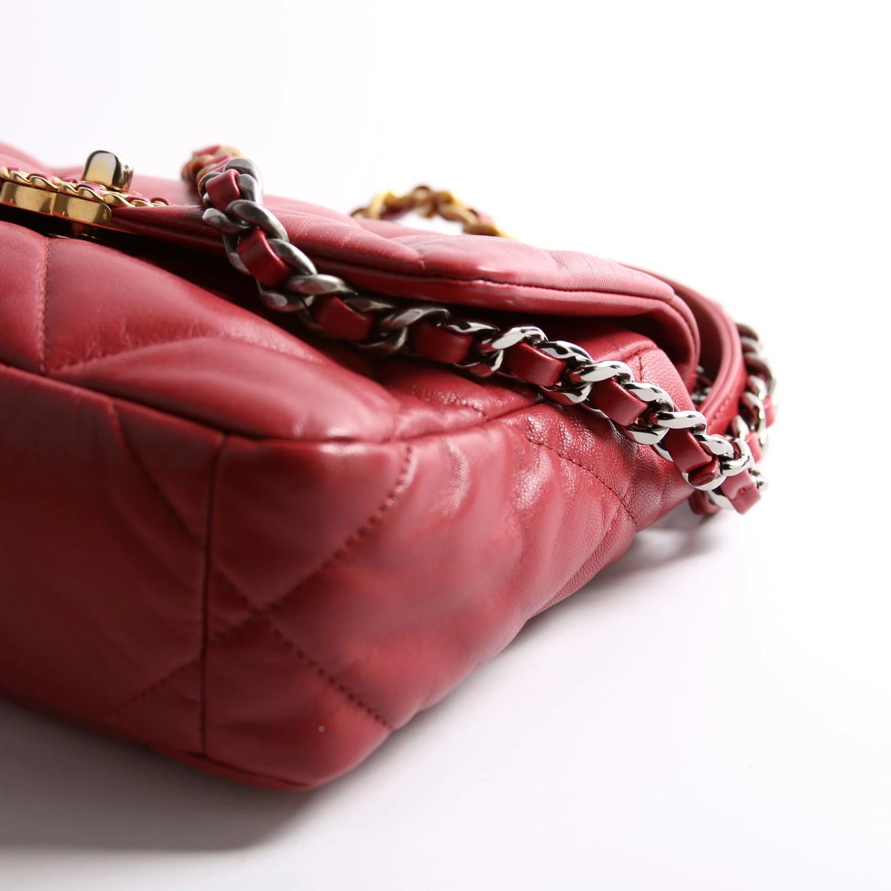 Quilted Goatskin 19 Medium Flap 30M Red - Image 5