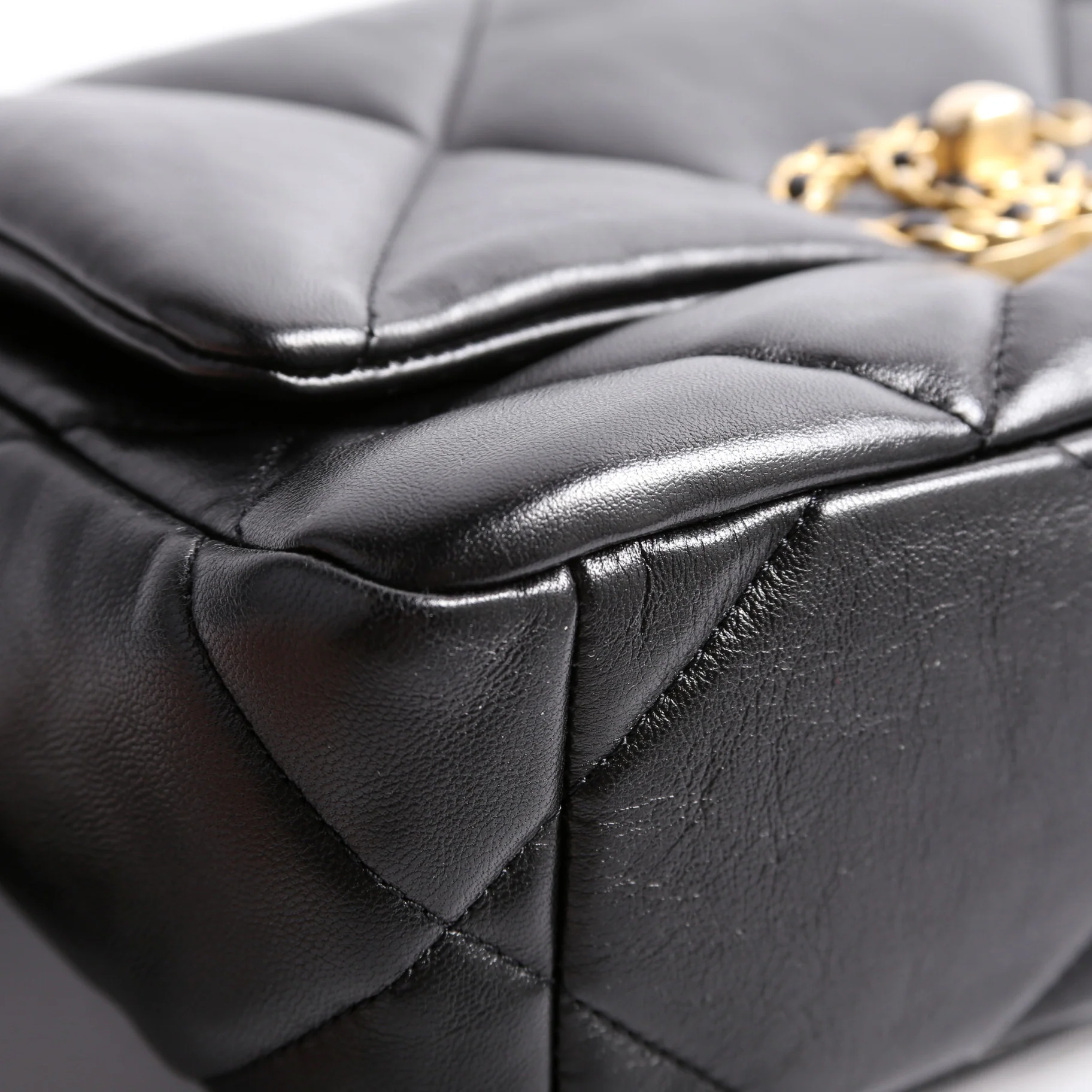Quilted Goatskin 19 Medium Flap RFID Black - Image 5