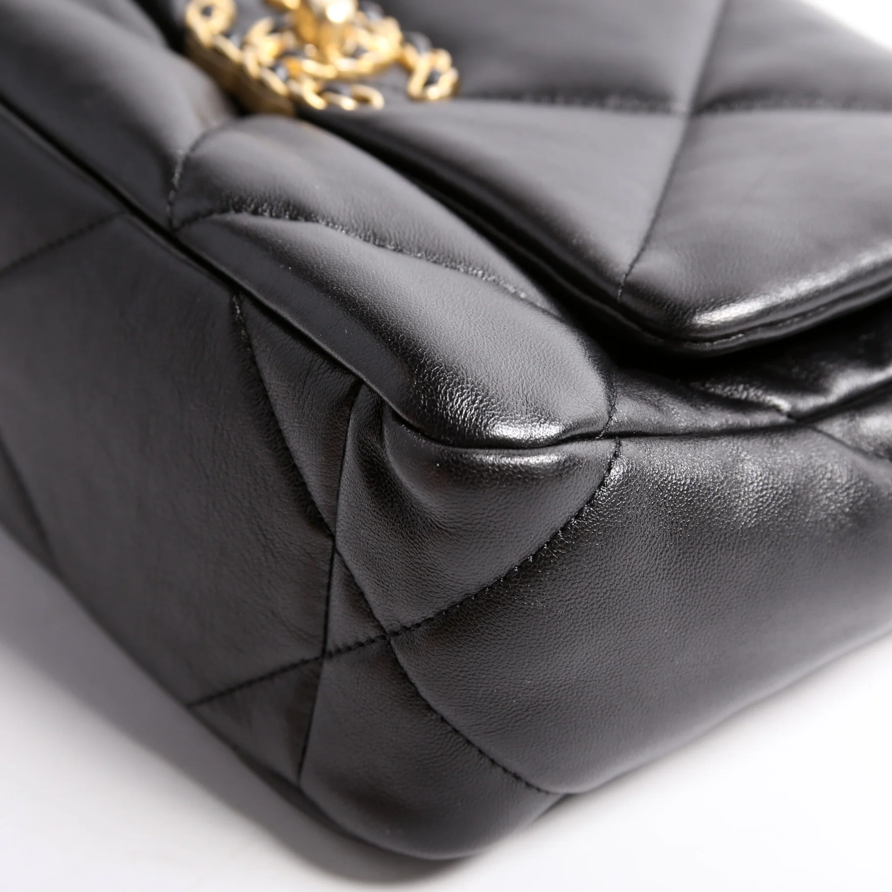 Quilted Goatskin 19 Medium Flap RFID Black - Image 6