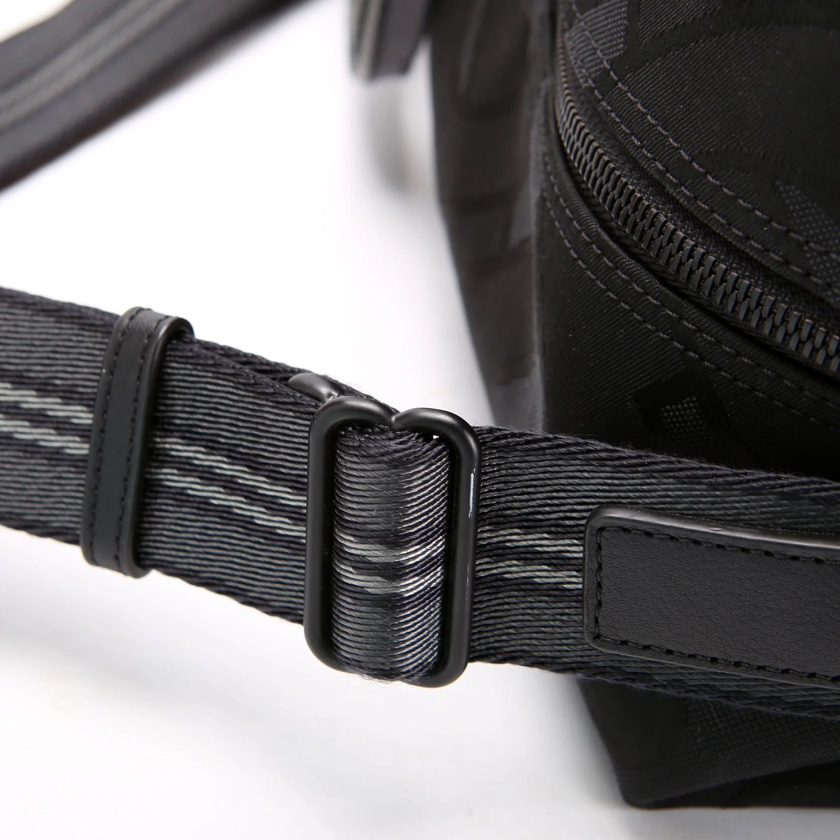 Recycled Polyester Jacquard Holdall Black - Image 10